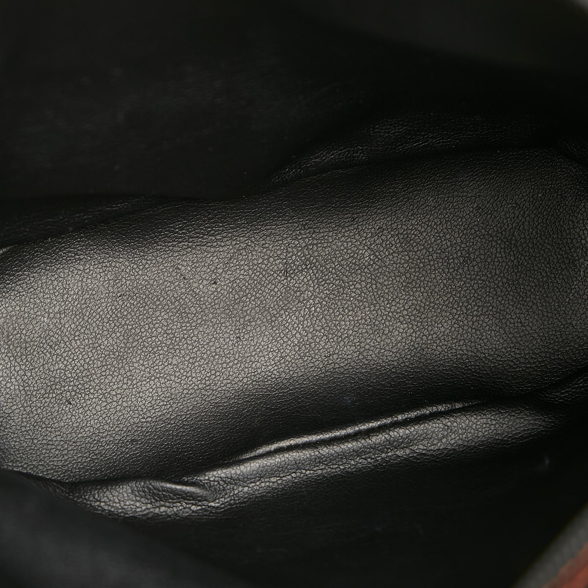 Saint Laurent Leather Shoulder Bag (SHG-23786)