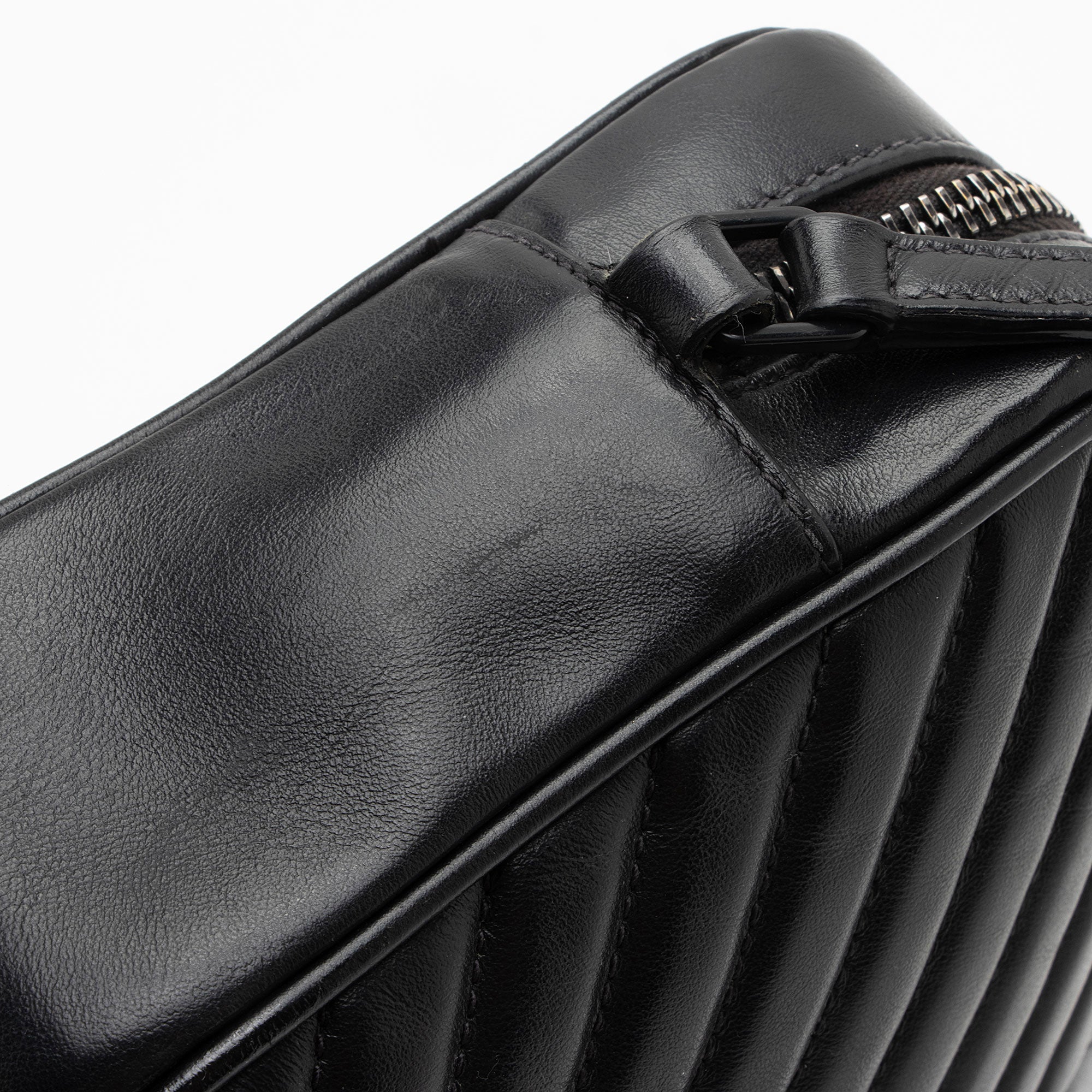 Saint Laurent Matelasse Calfskin Matte Black Monogram Lou Camera Bag (SHF-PIyVqF)