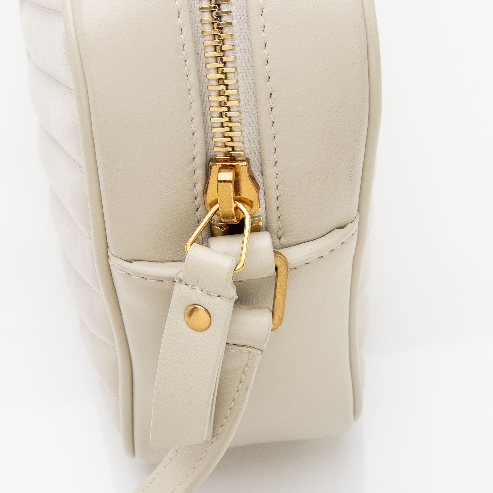 Saint Laurent Matelasse Calfskin Monogram Lou Camera Bag (SHF-Gm6ltb)