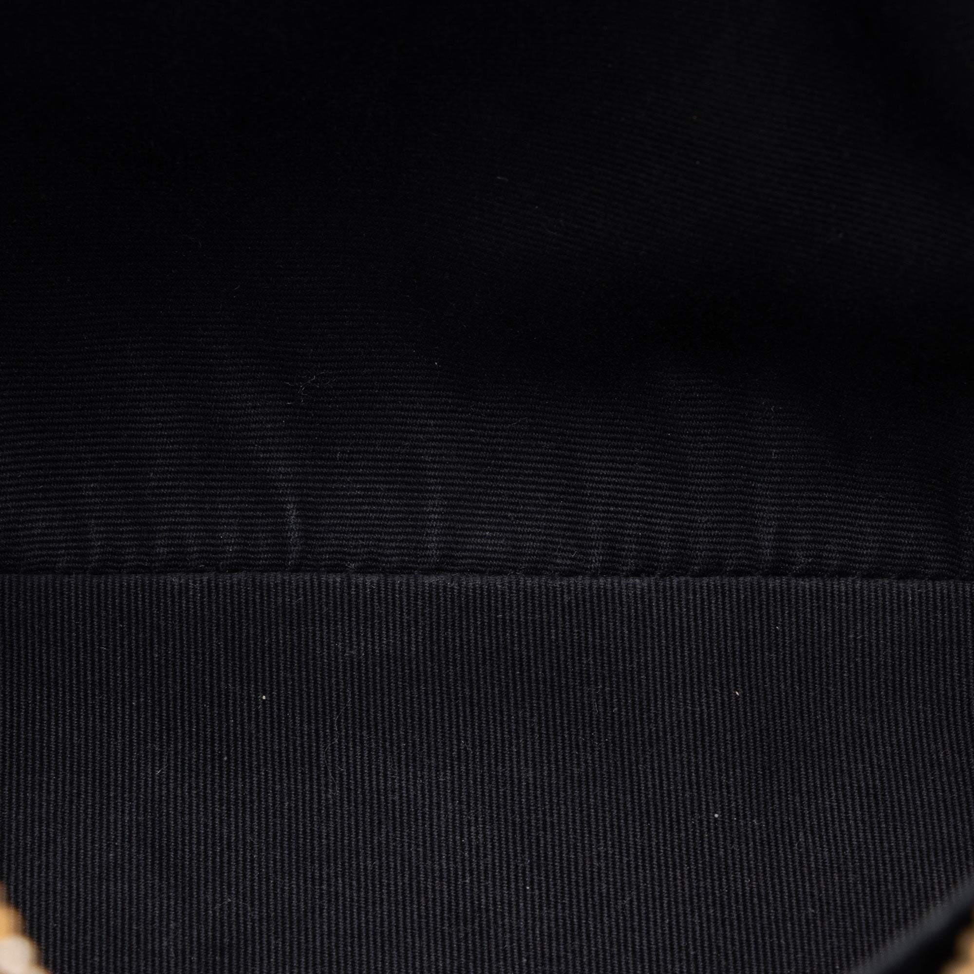 Saint Laurent Matelasse Calfskin Monogram Lou Camera Bag (SHF-017geY)