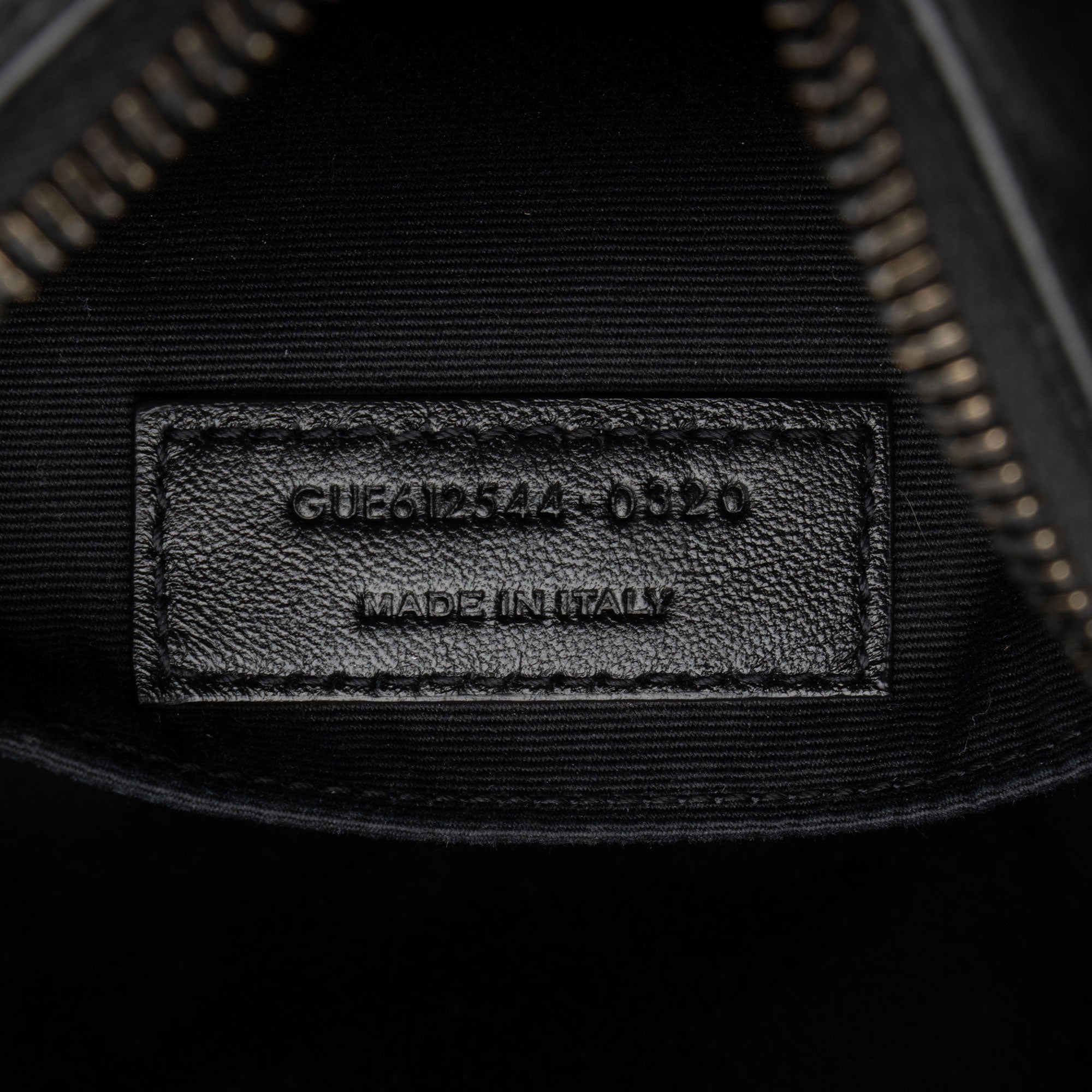 Saint Laurent Matelasse Calfskin Monogram Lou Camera Bag (SHF-hlZNvk)