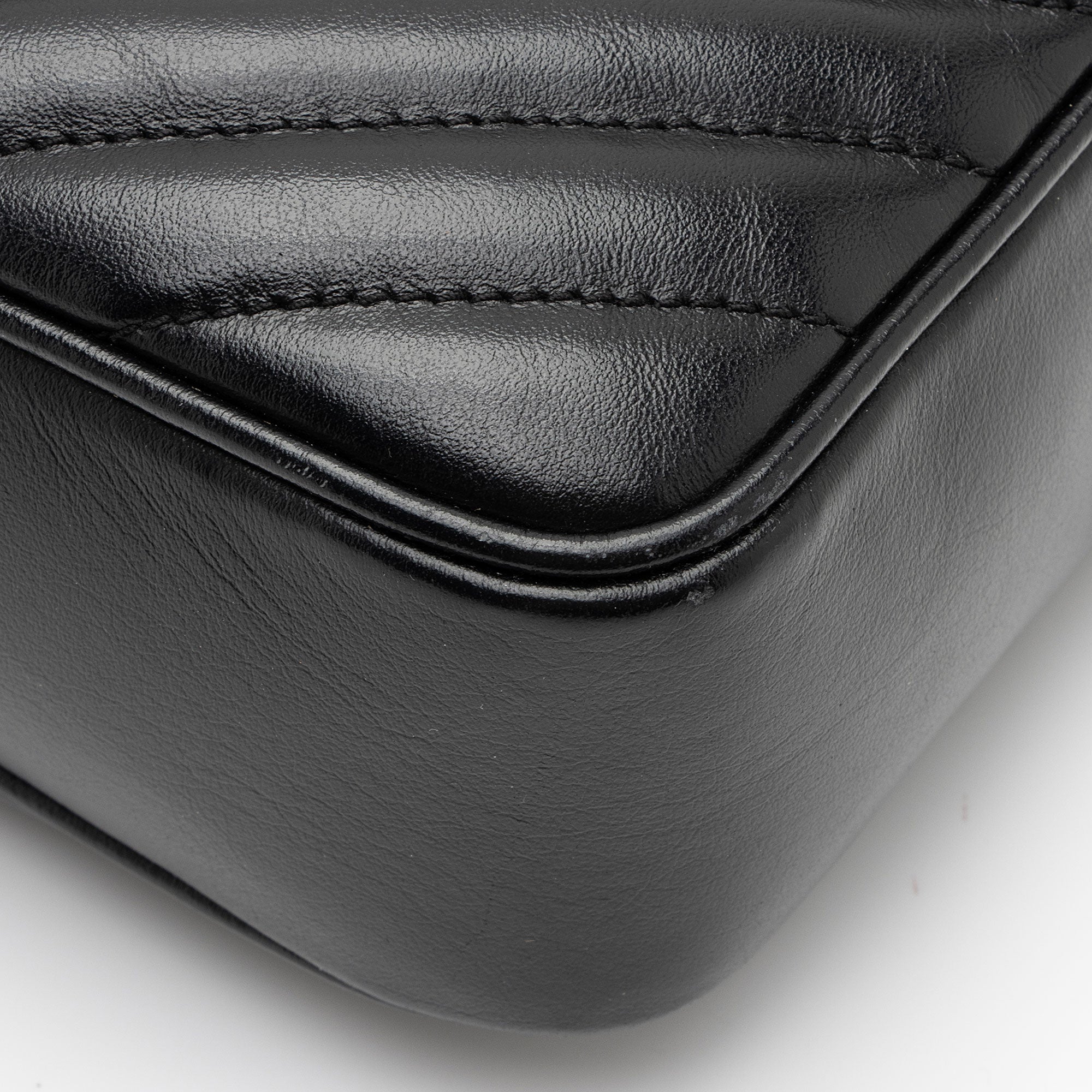 Saint Laurent Matelasse Calfskin Monogram Lou Camera Bag (SHF-hlZNvk)