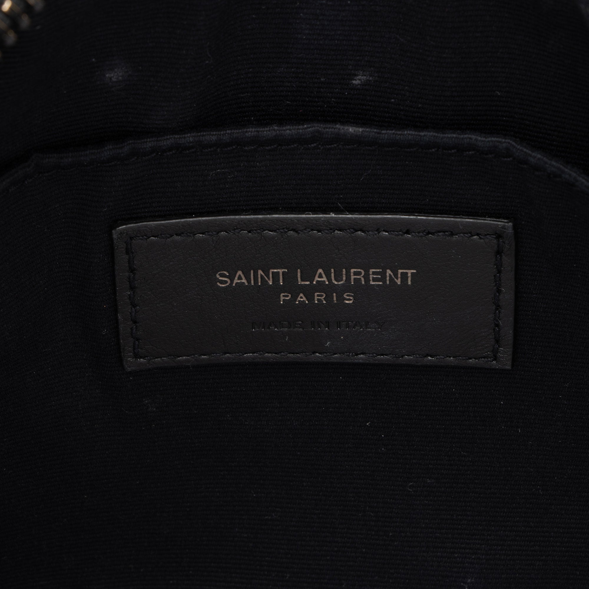 Saint Laurent Matelasse Calfskin Monogram Lou Camera Bag (SHF-hlZNvk)