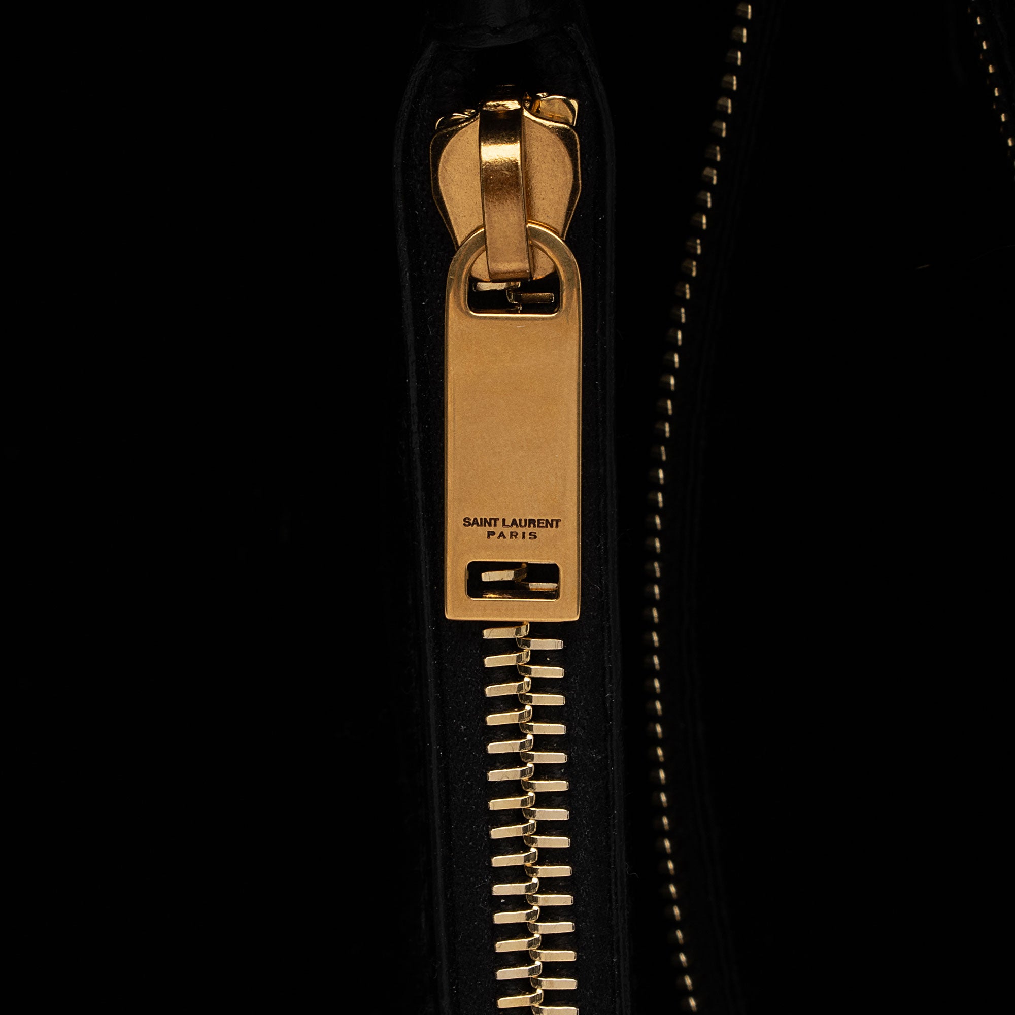 Saint Laurent Matelasse Calfskin Monogram LouLou Chain Medium Shoulder Bag (SHF-uqtKvy)