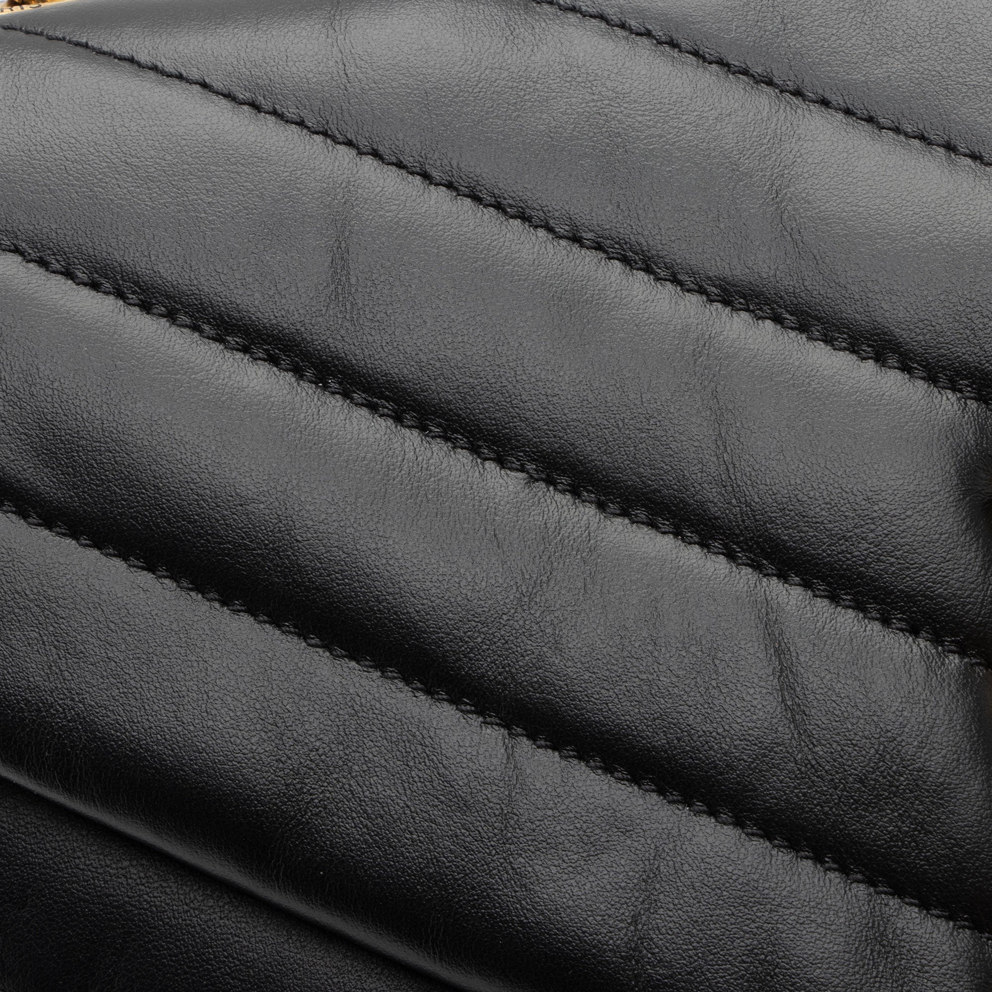 Saint Laurent Matelasse Calfskin Monogram LouLou Chain Medium Shoulder Bag (SHF-ksqMxY)