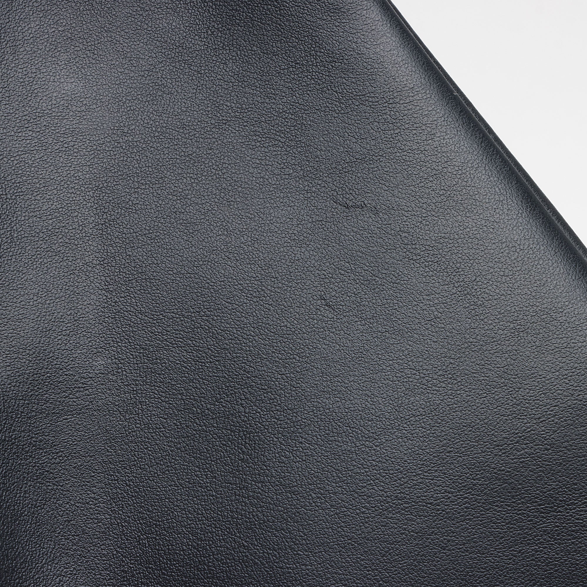 Saint Laurent Matelasse Calfskin Monogram LouLou Chain Medium Shoulder Bag (SHF-Q1vmZO)