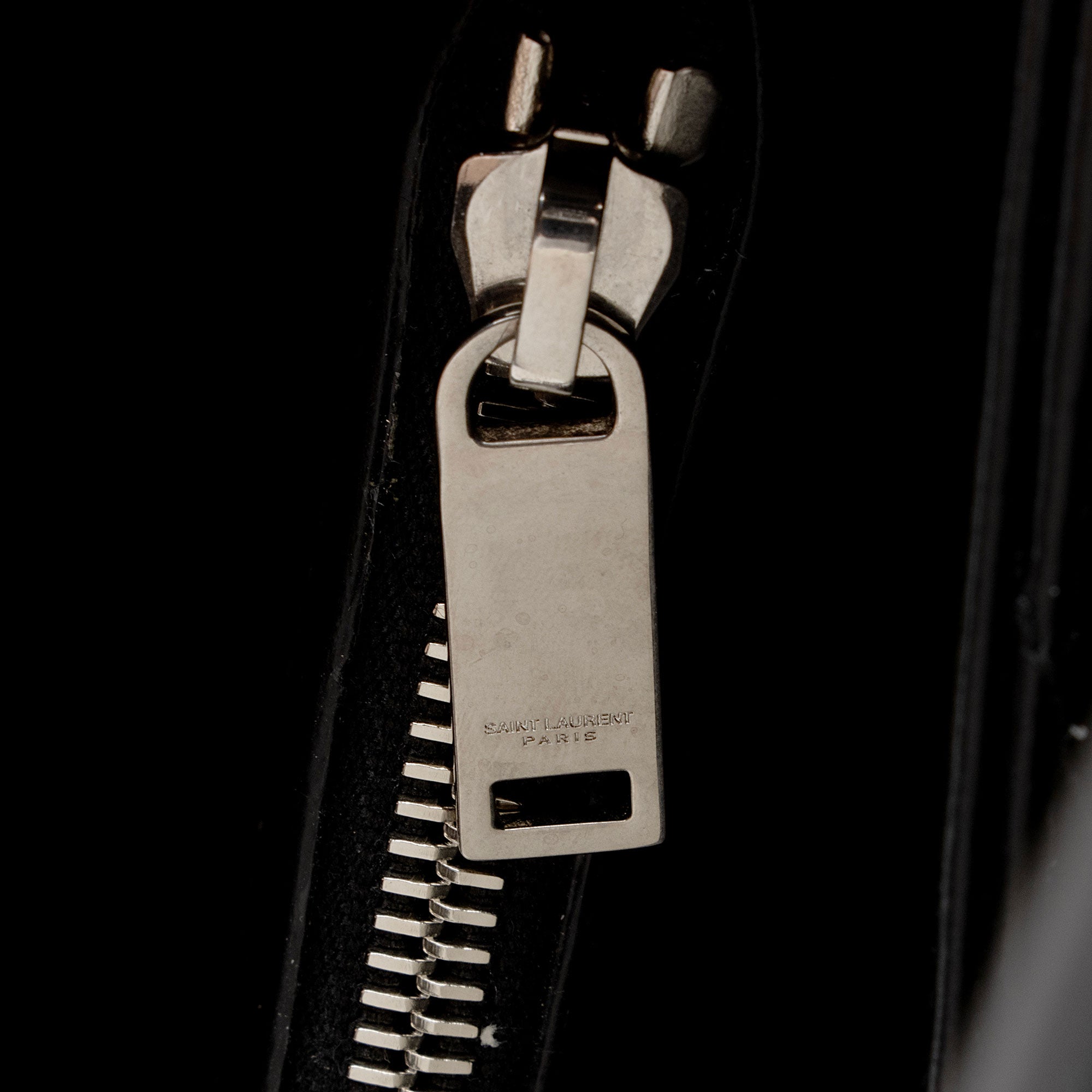 Saint Laurent Matelasse Calfskin Monogram LouLou Chain Medium Shoulder Bag (SHF-nVNU3H)