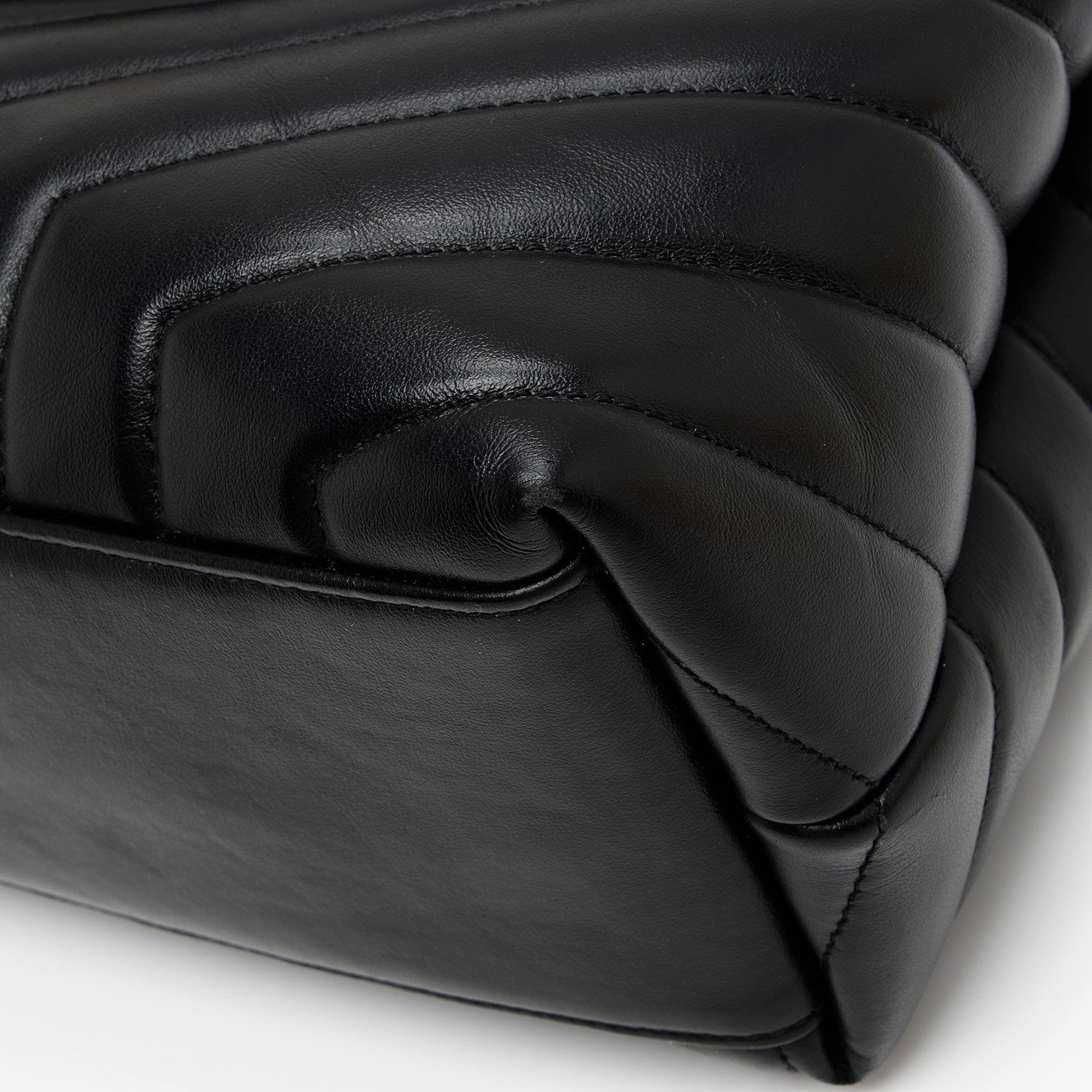 Saint Laurent Matelasse Calfskin Monogram LouLou Chain Medium Shoulder Bag (SHF-m6cEGy)