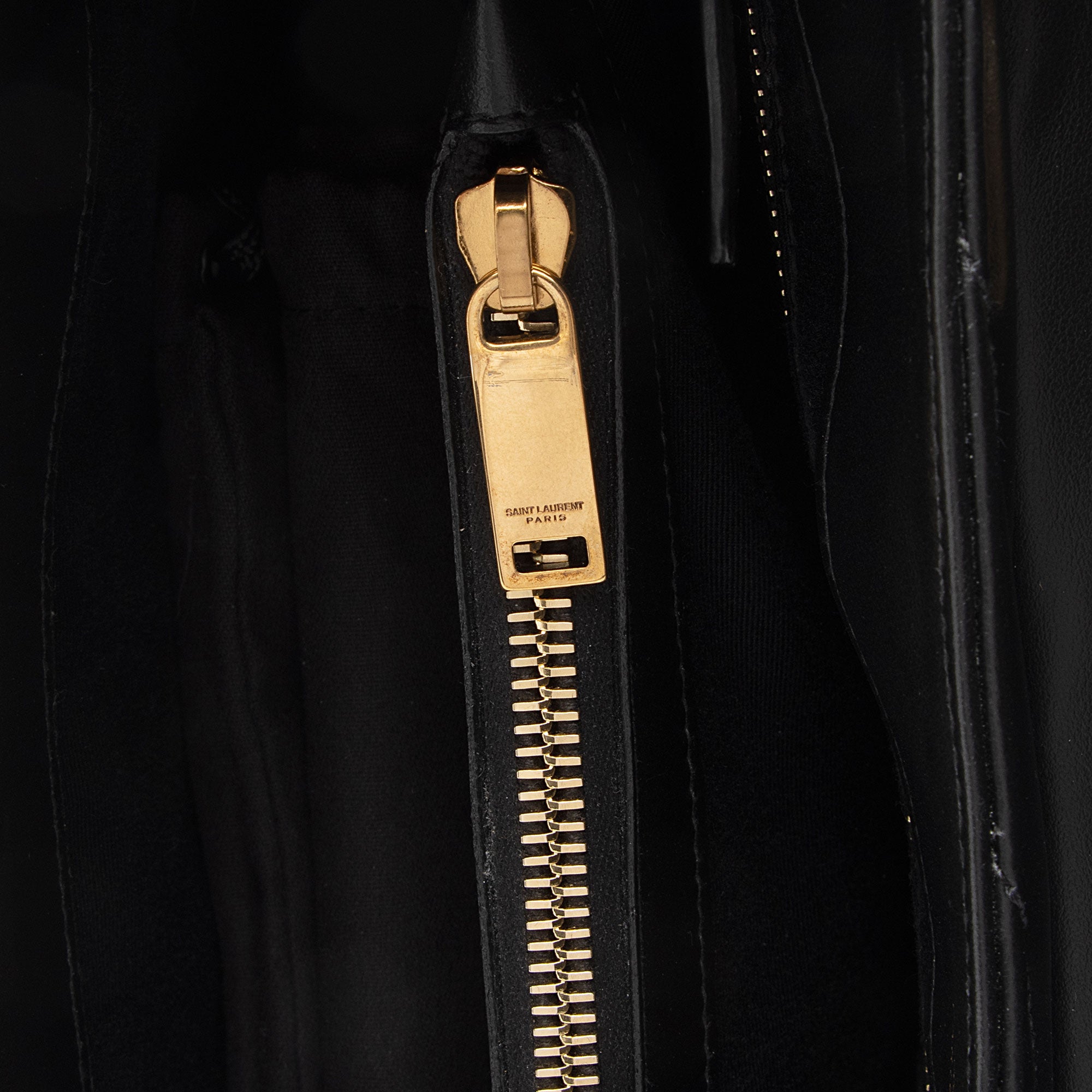 Saint Laurent Matelasse Calfskin Monogram LouLou Chain Medium Shoulder Bag (SHF-m6cEGy)