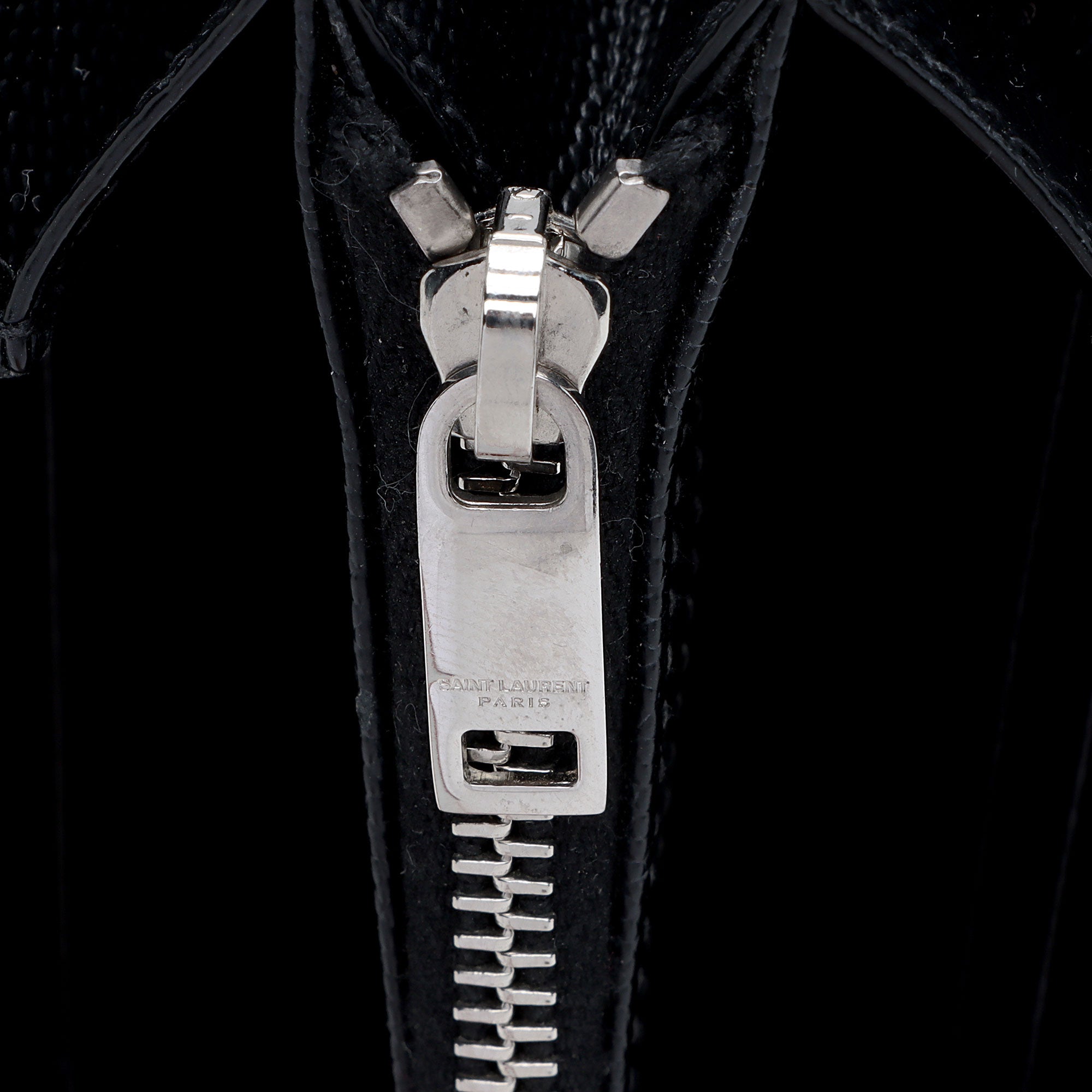 Saint Laurent Matelasse Grain de Poudre Monogram Wallet (SHF-YZtdVY)