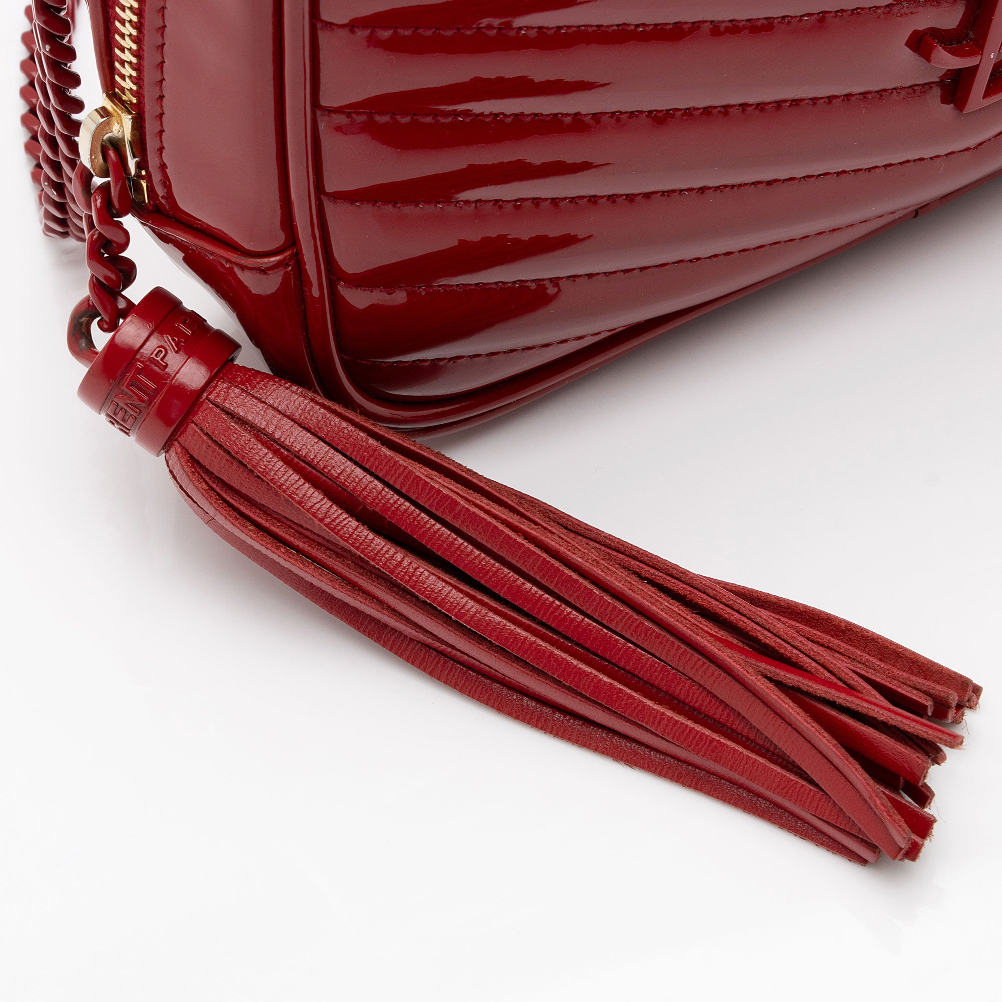 Saint Laurent Matelasse Patent Leather Monogram Lou Mini Camera Bag (SHF-Z68kf0)