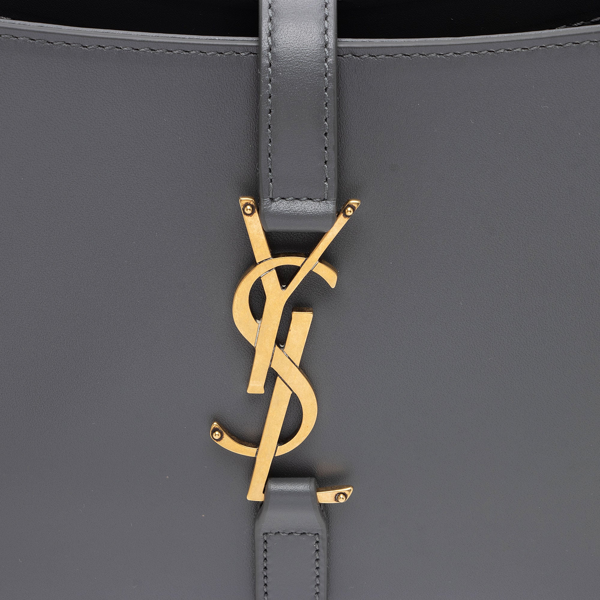 Saint Laurent Smooth Calfskin Monogram Le 5 A 7 Hobo (SHF-tZcioe)