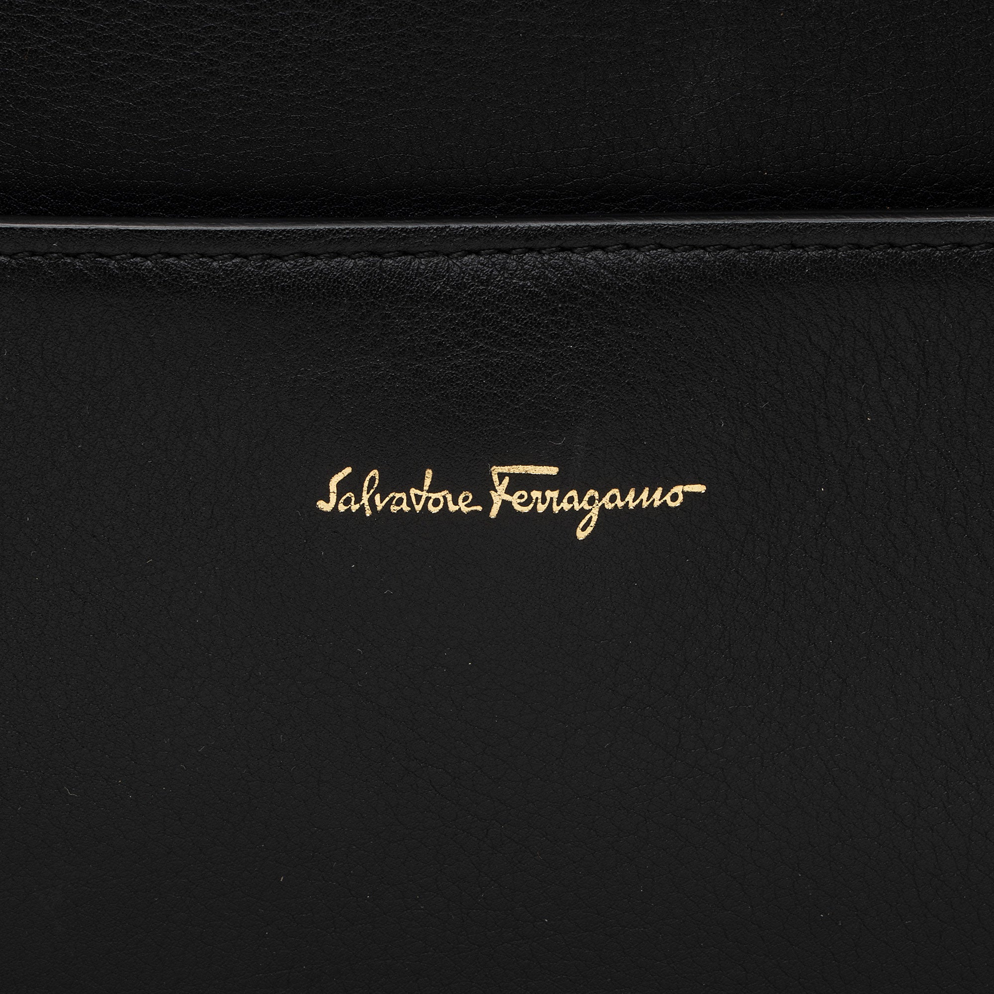 Salvatore Ferragamo Calfskin Jet Set Large Top Handle (SHF-VwIECE)