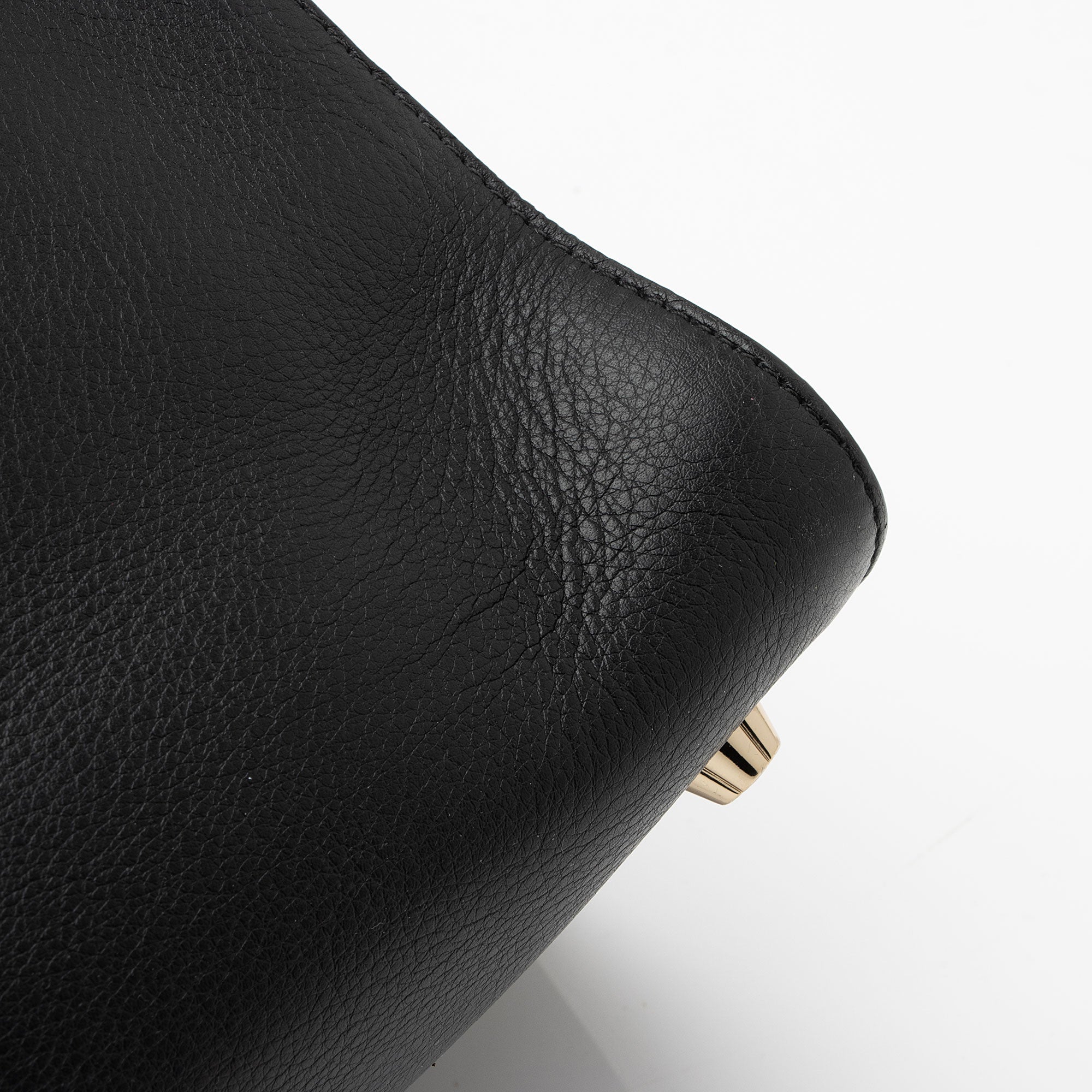 Salvatore Ferragamo Calfskin Jet Set Large Top Handle (SHF-VwIECE)