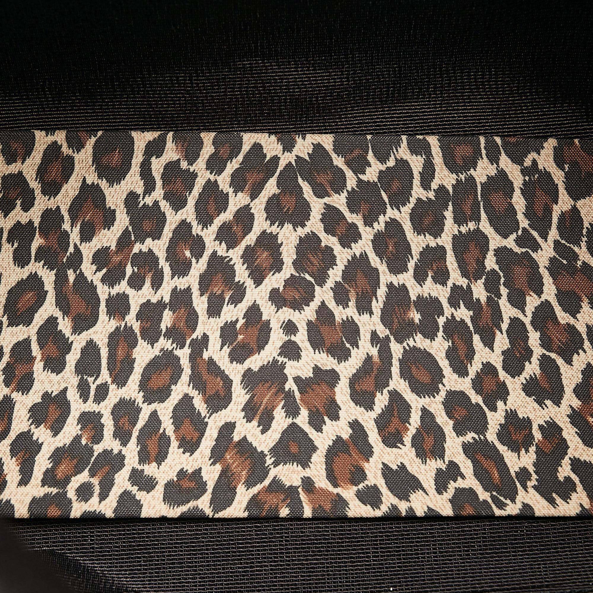 Salvatore Ferragamo Ganchini Logo Canvas Shoulder Bag (SHG-36585)