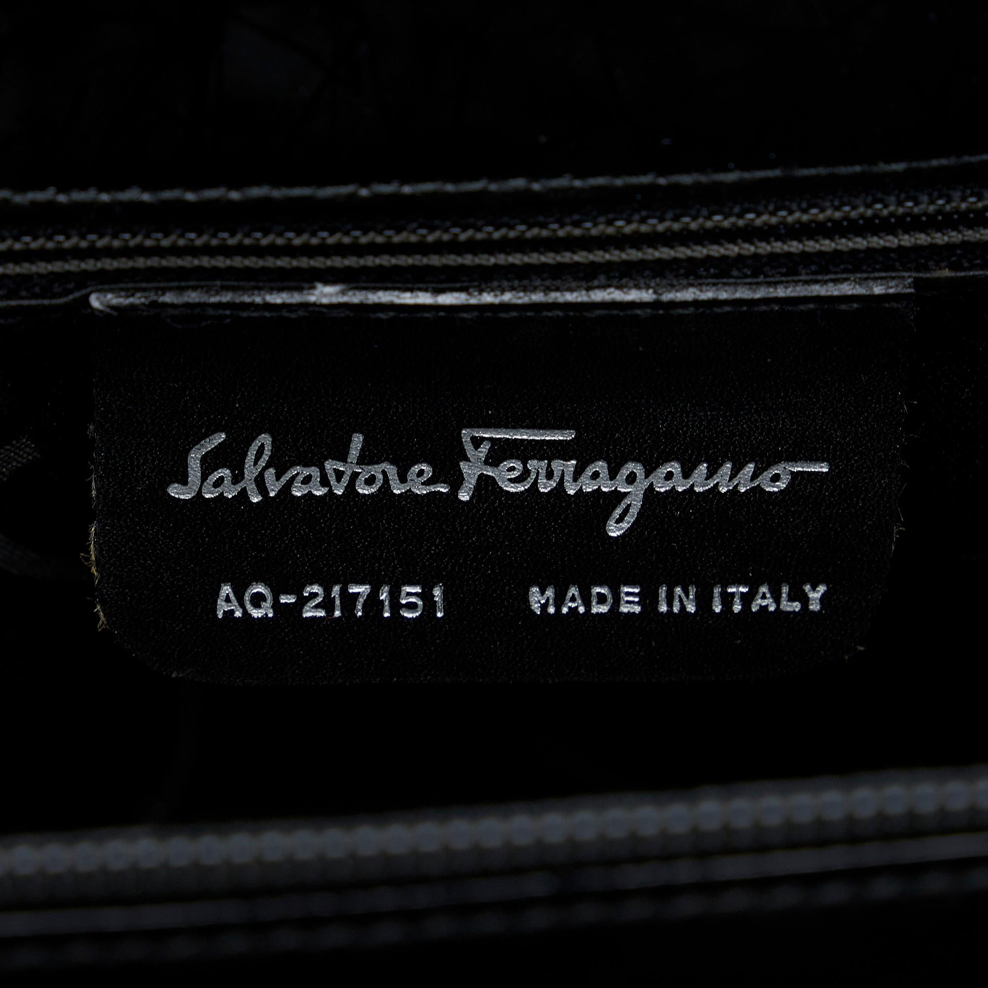 Salvatore Ferragamo Gancini Handbag (SHG-AvJGbf)