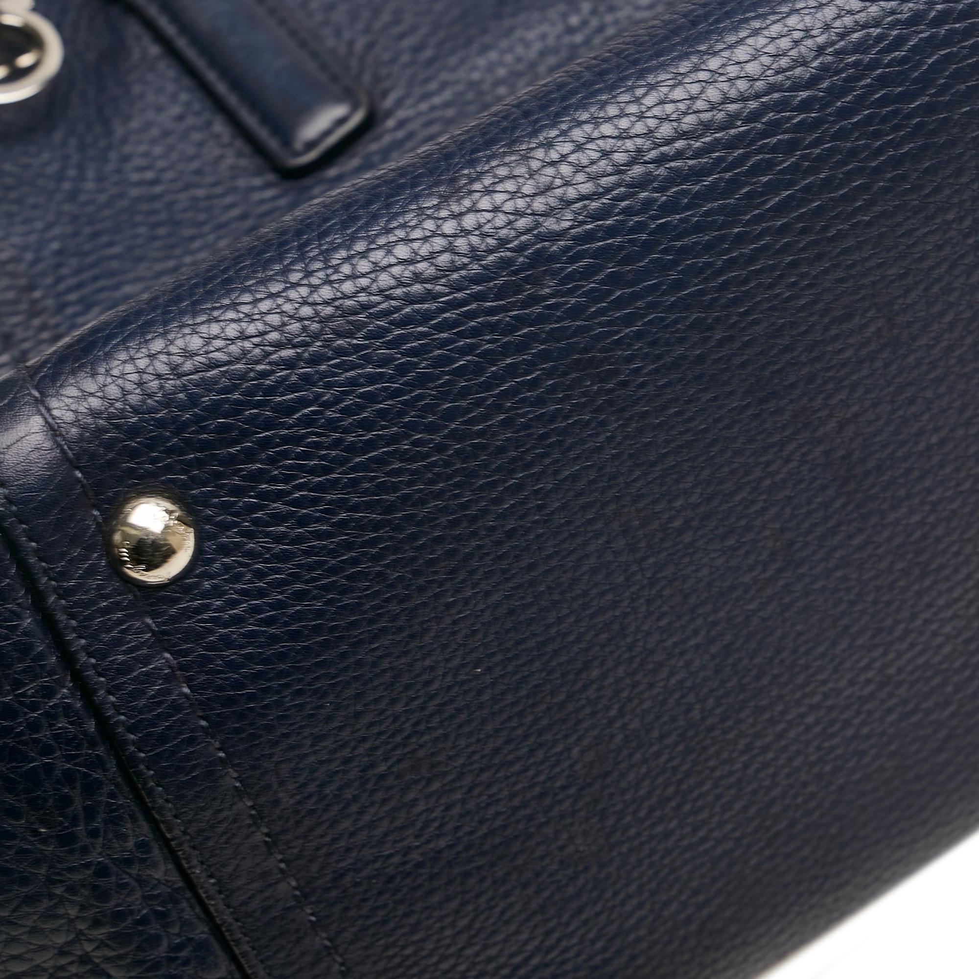 Salvatore Ferragamo Gancini Leather Tote Bag (SHG-35983)