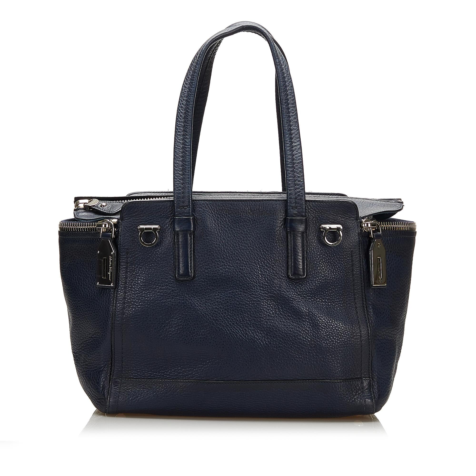 Salvatore Ferragamo Gancini Leather Tote Bag (SHG-35983)