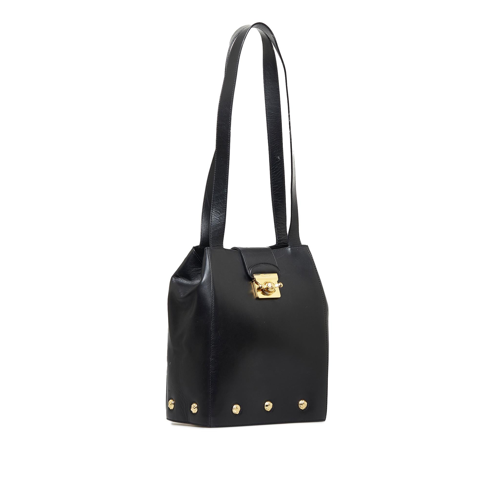 Salvatore Ferragamo Gancini Shoulder Bag (SHG-UAUqik)