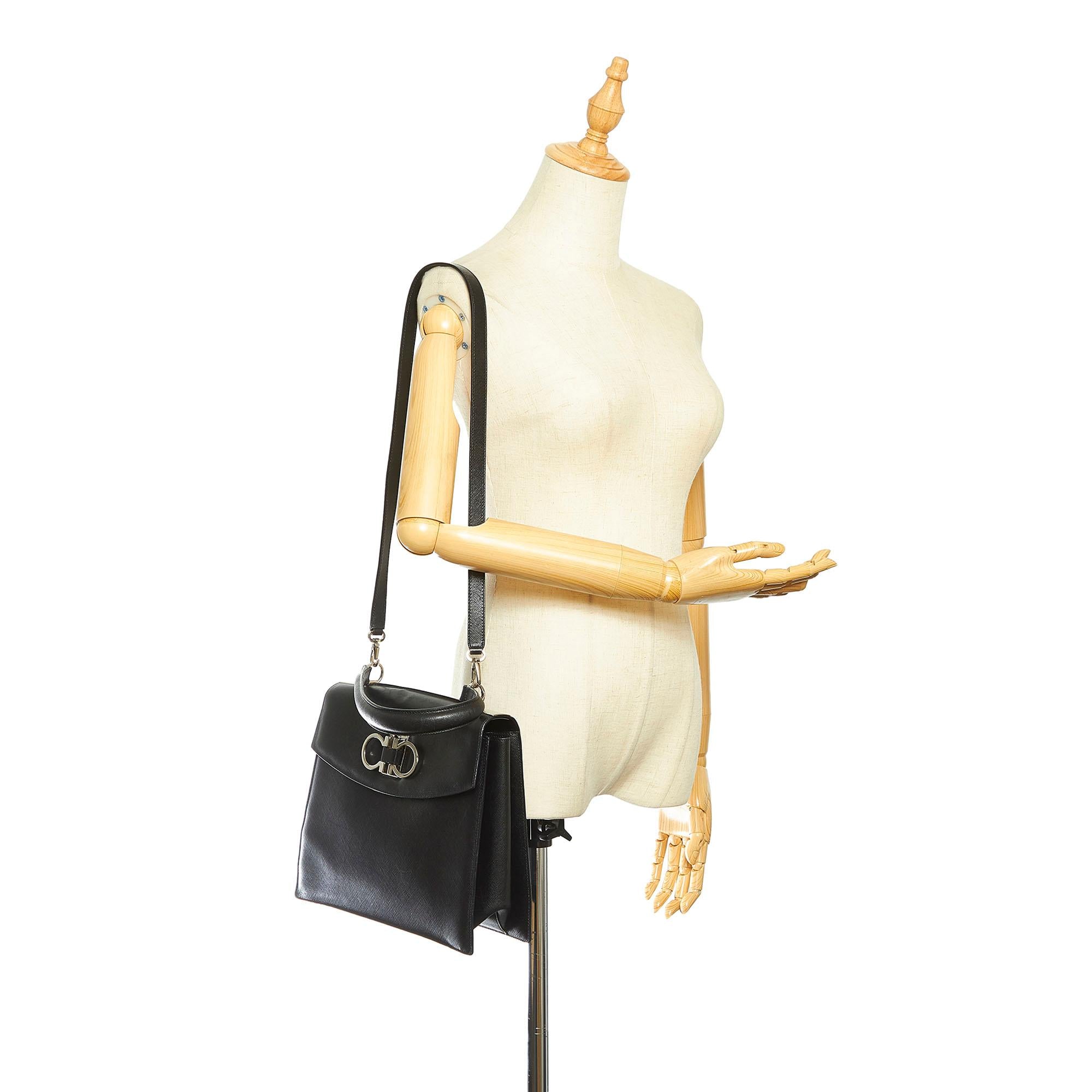 Salvatore Ferragamo Gancino Leather Handbag (SHG-37347)