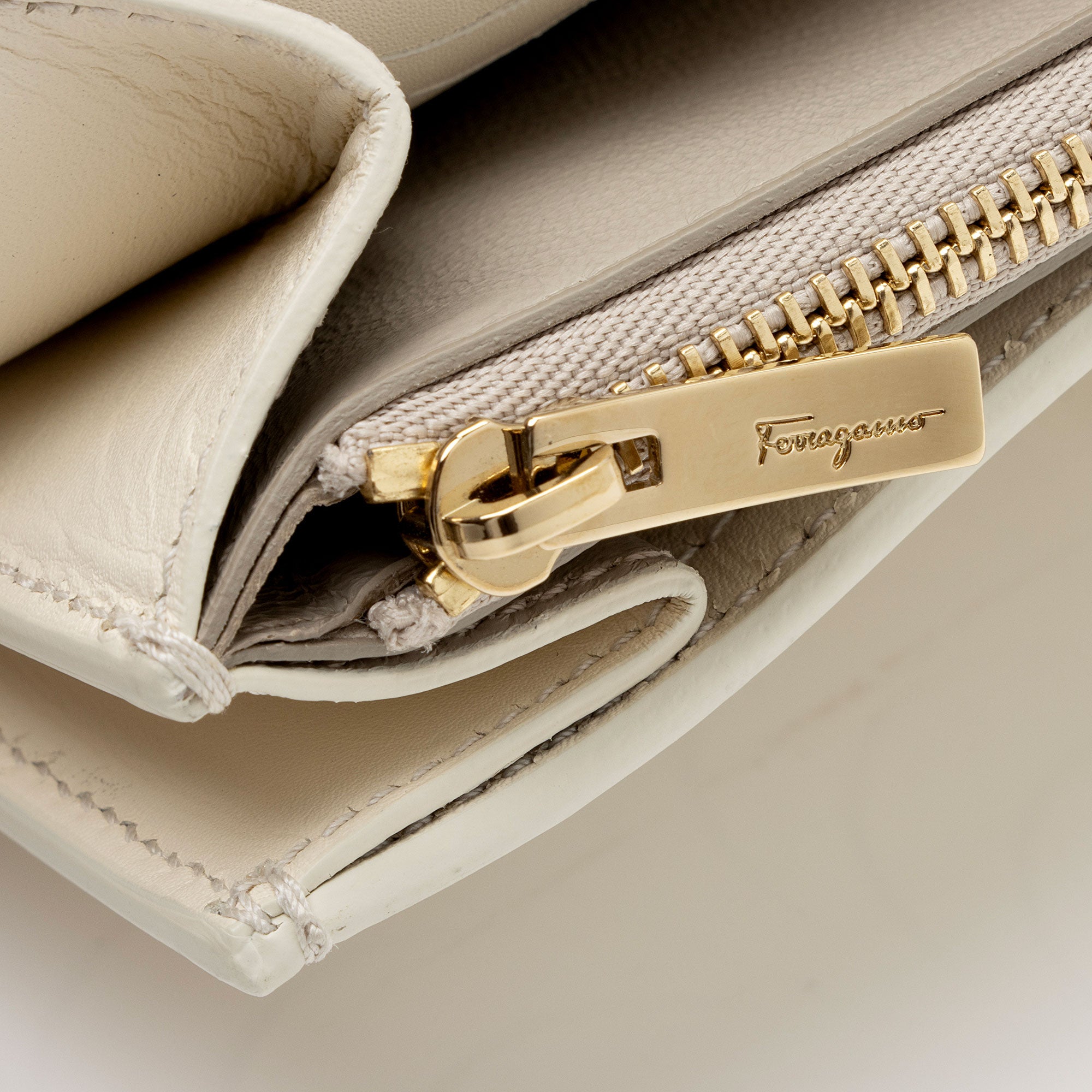 Salvatore Ferragamo Leather Laser Cut Top Handle (SHF-SMpnAH)