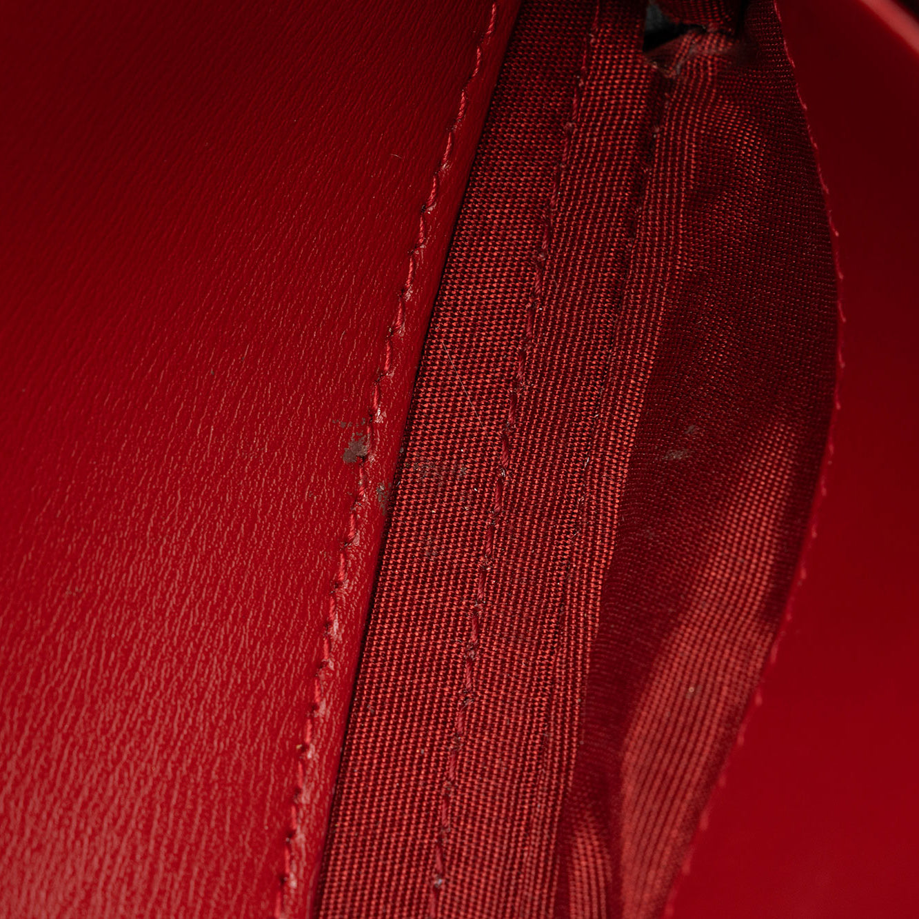 Salvatore Ferragamo Leather Gancini Wallet on Chain Bag (SHF-KGhxzb)