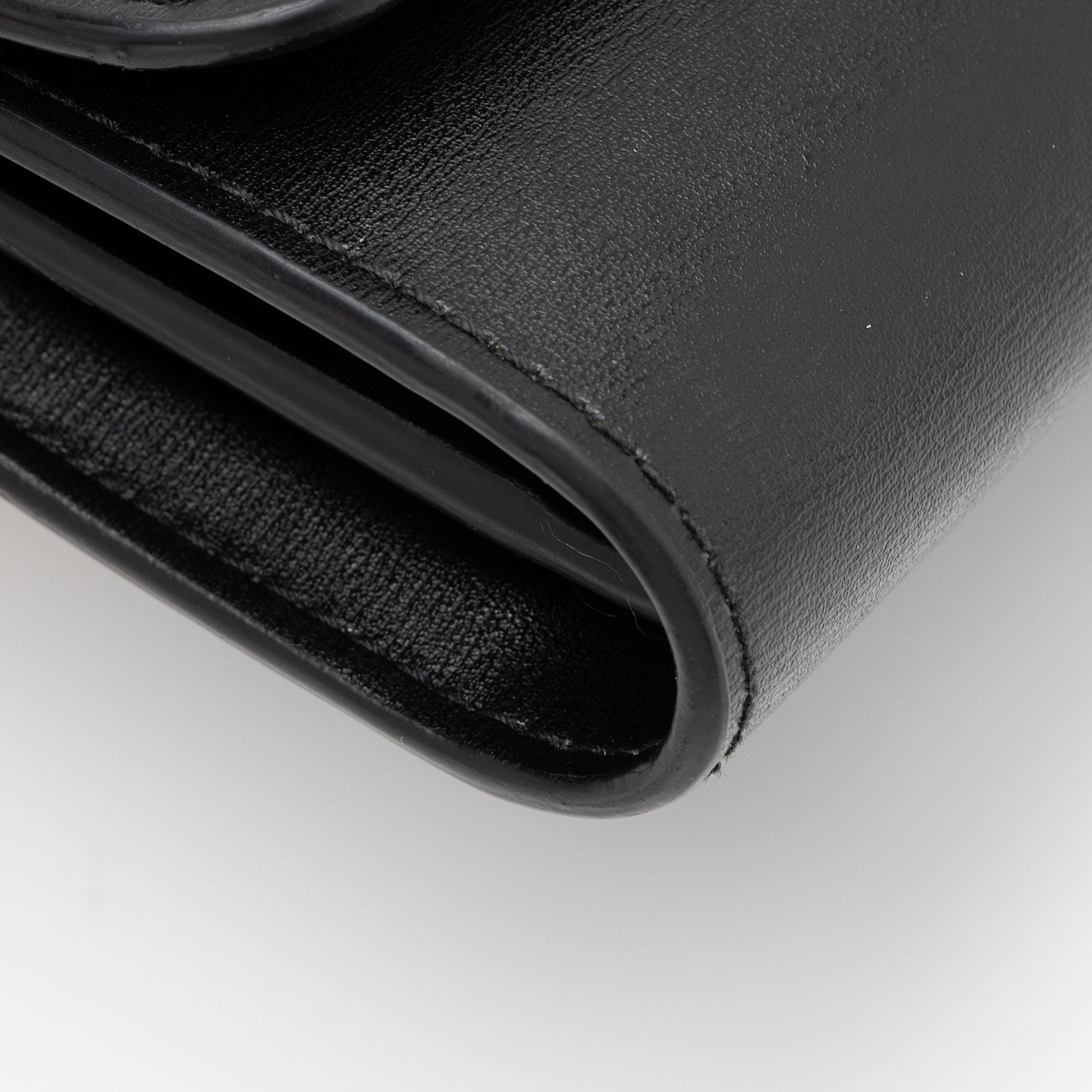 Salvatore Ferragamo Leather Gancini Wallet on Chain Bag (SHF-KGhxzb)