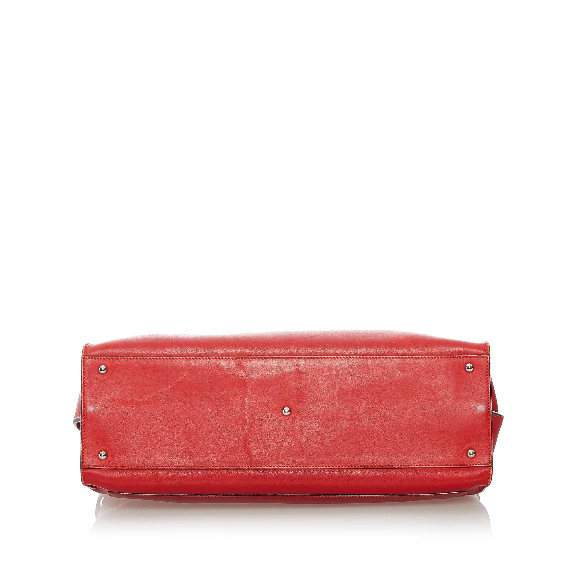 Salvatore Ferragamo Leather Handbag (SHG-Oae3DA)