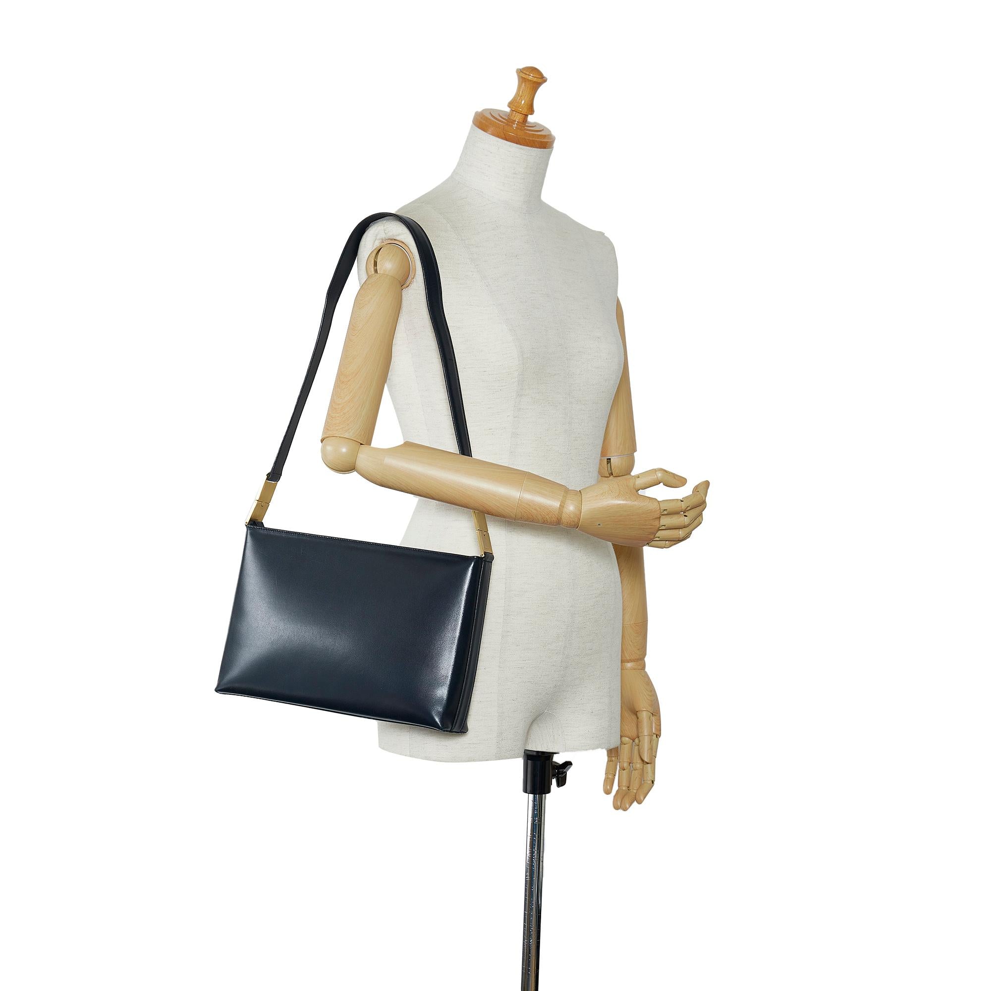 Salvatore Ferragamo Leather Shoulder Bag (SHG-nK1lGq)
