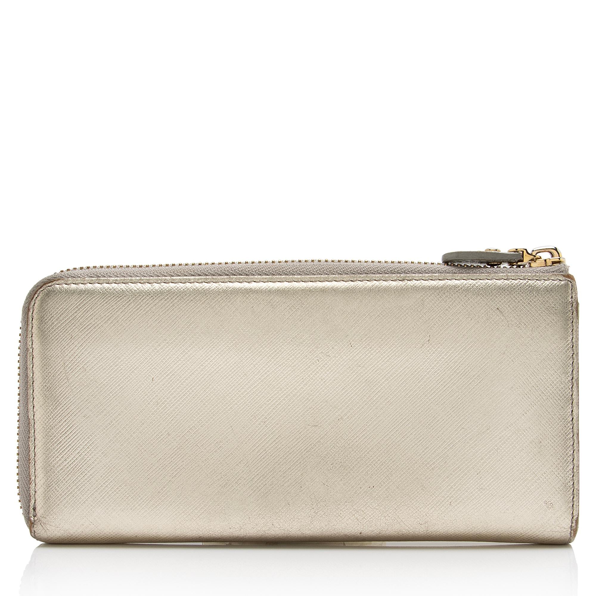 Salvatore Ferragamo Metallic Saffiano Vara Zip Continental Wallet (SHF-23110)