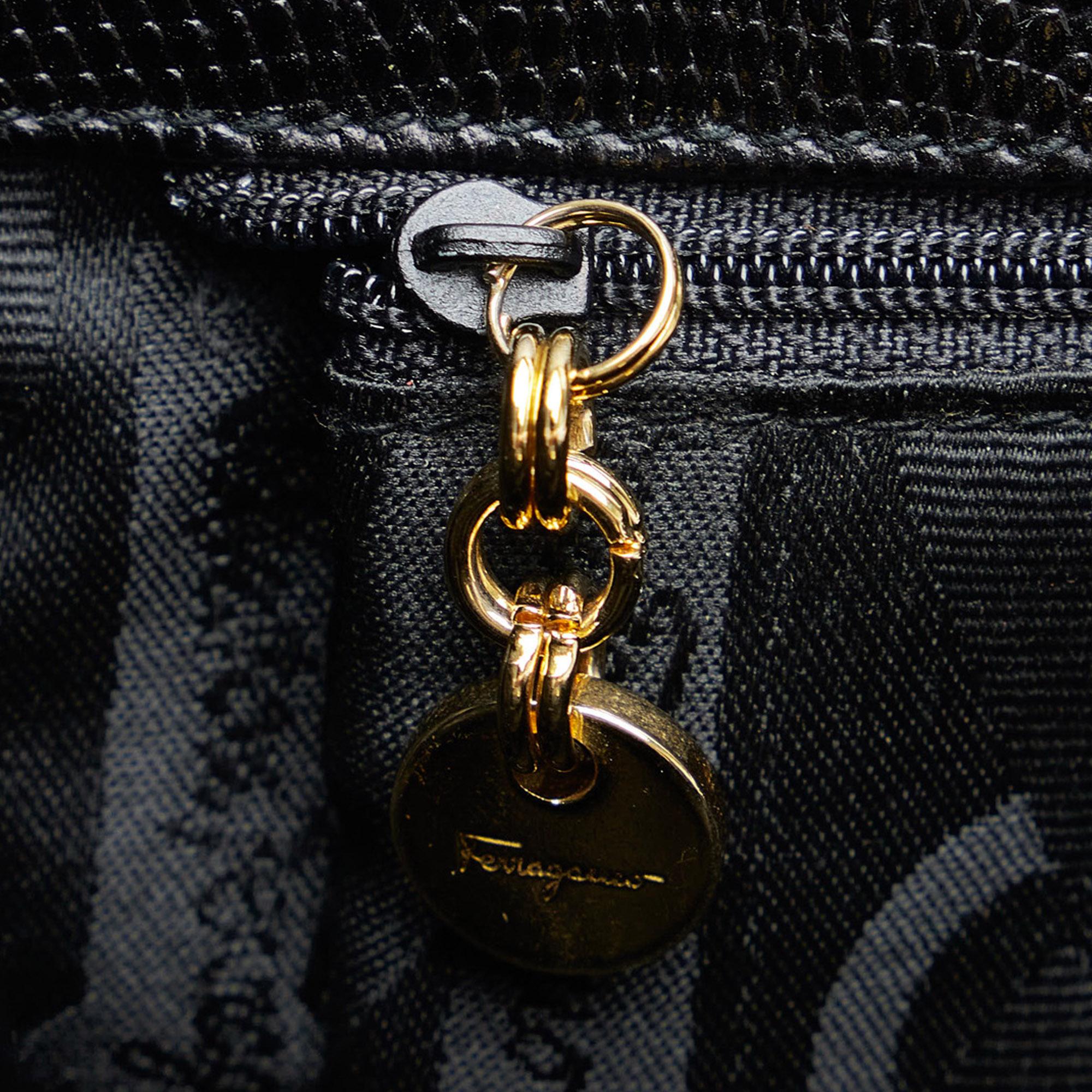 Salvatore Ferragamo Vara Embossed Tote (SHG-RKSuQV)