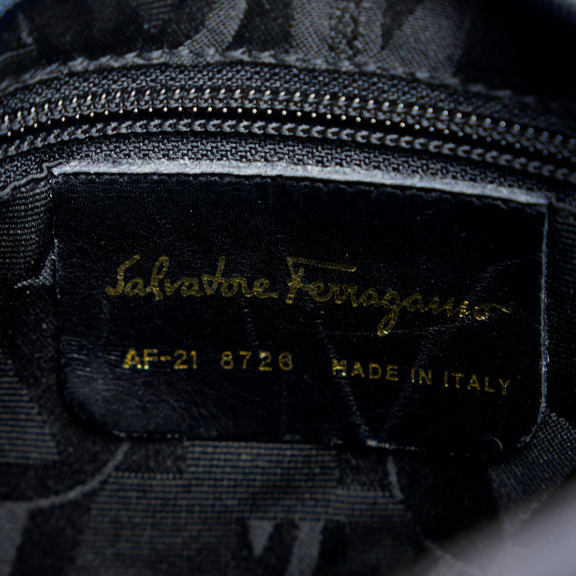 Salvatore Ferragamo Vara Shoulder Bag (SHG-GCxL97)