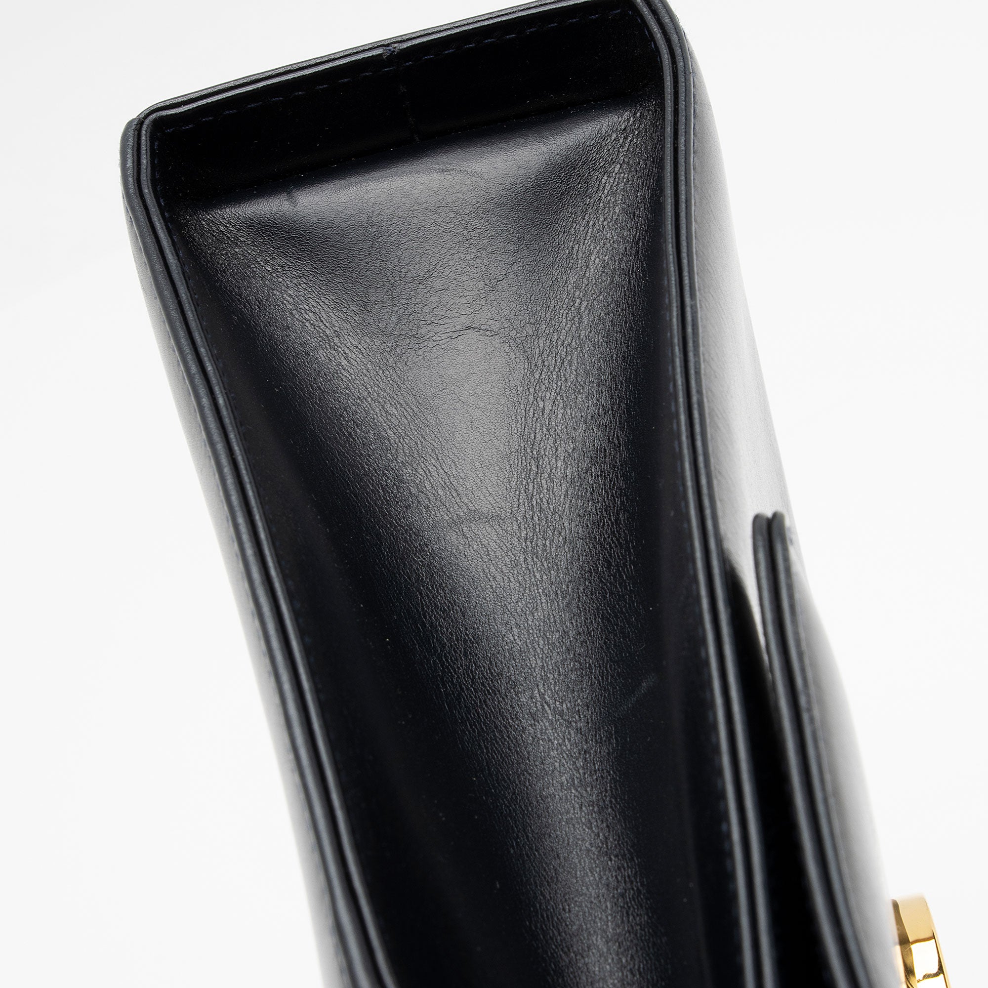 Salvatore Ferragamo Vintage Leather Gancini Small Shoulder Bag (SHF-Mazfq3)