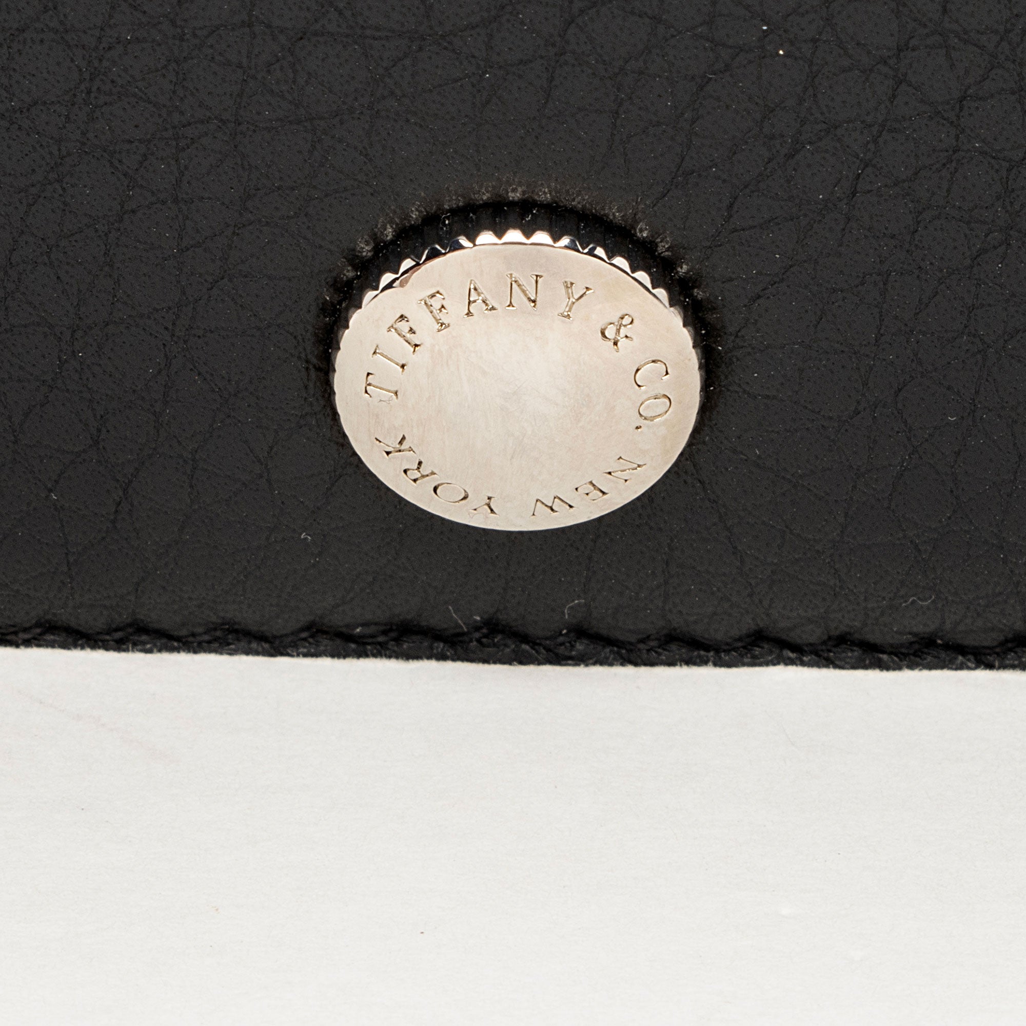 Tiffany & Co. Leather Bi-Fold Wallet (SHF-yv8jIa)