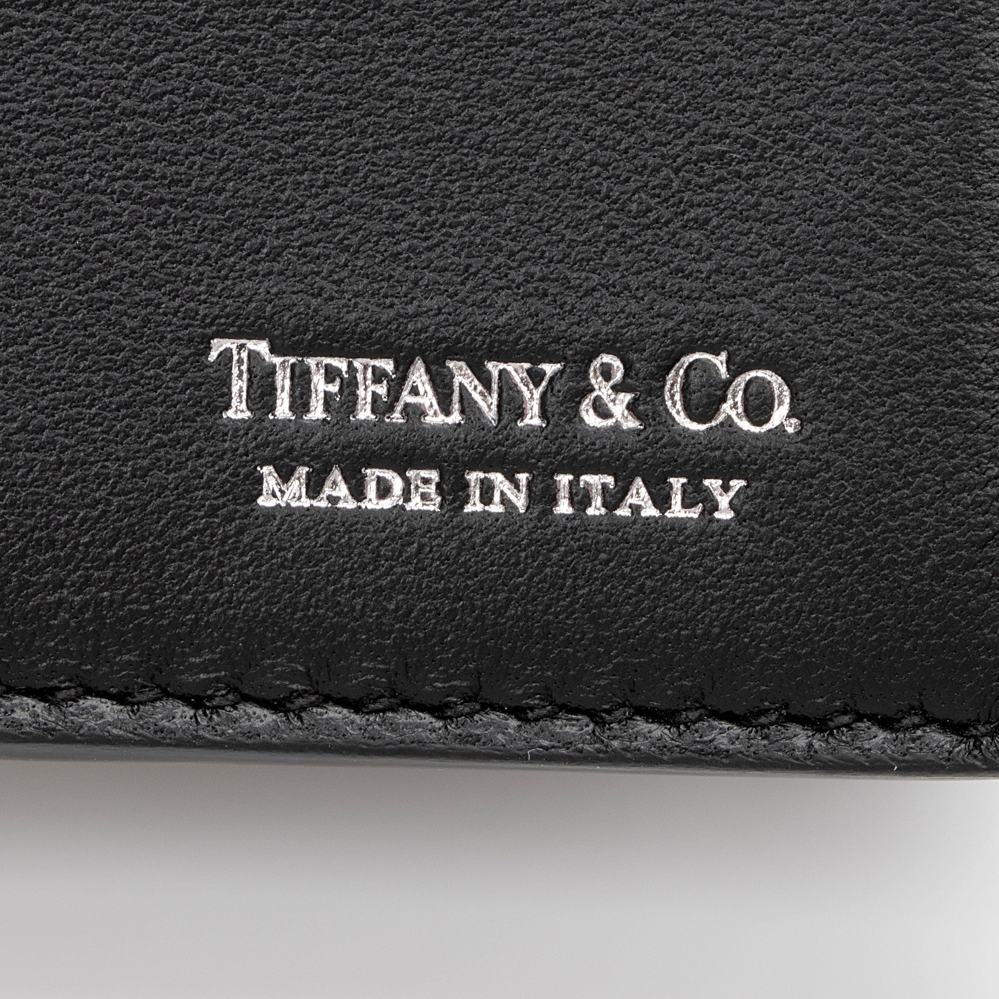 Tiffany & Co. Leather Bi-Fold Wallet (SHF-yv8jIa)