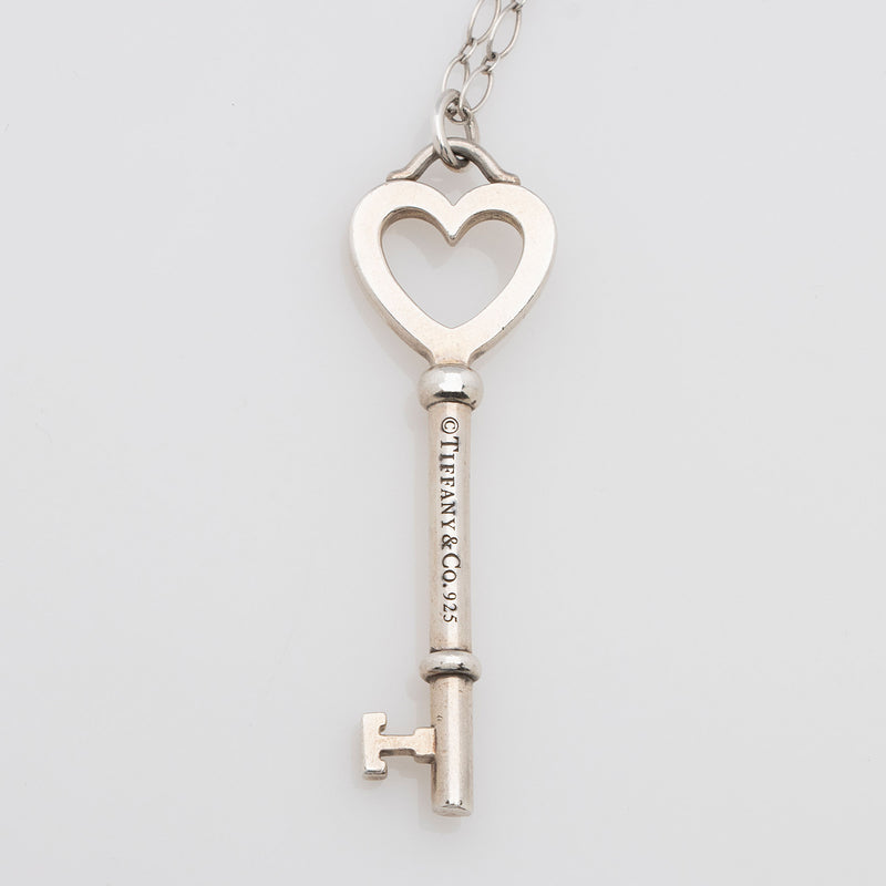 Tiffany & Co. Sterling Silver Heart Key Pendant Necklace (SHF-97rQdM)