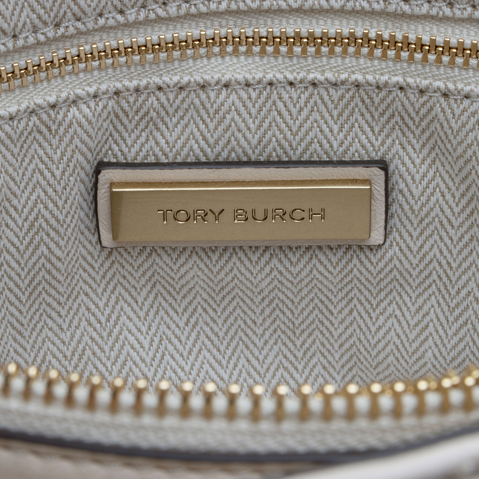 Tory Burch Chevron Leather Kira Large Shoulder Bag (SHF-BJPlAU)