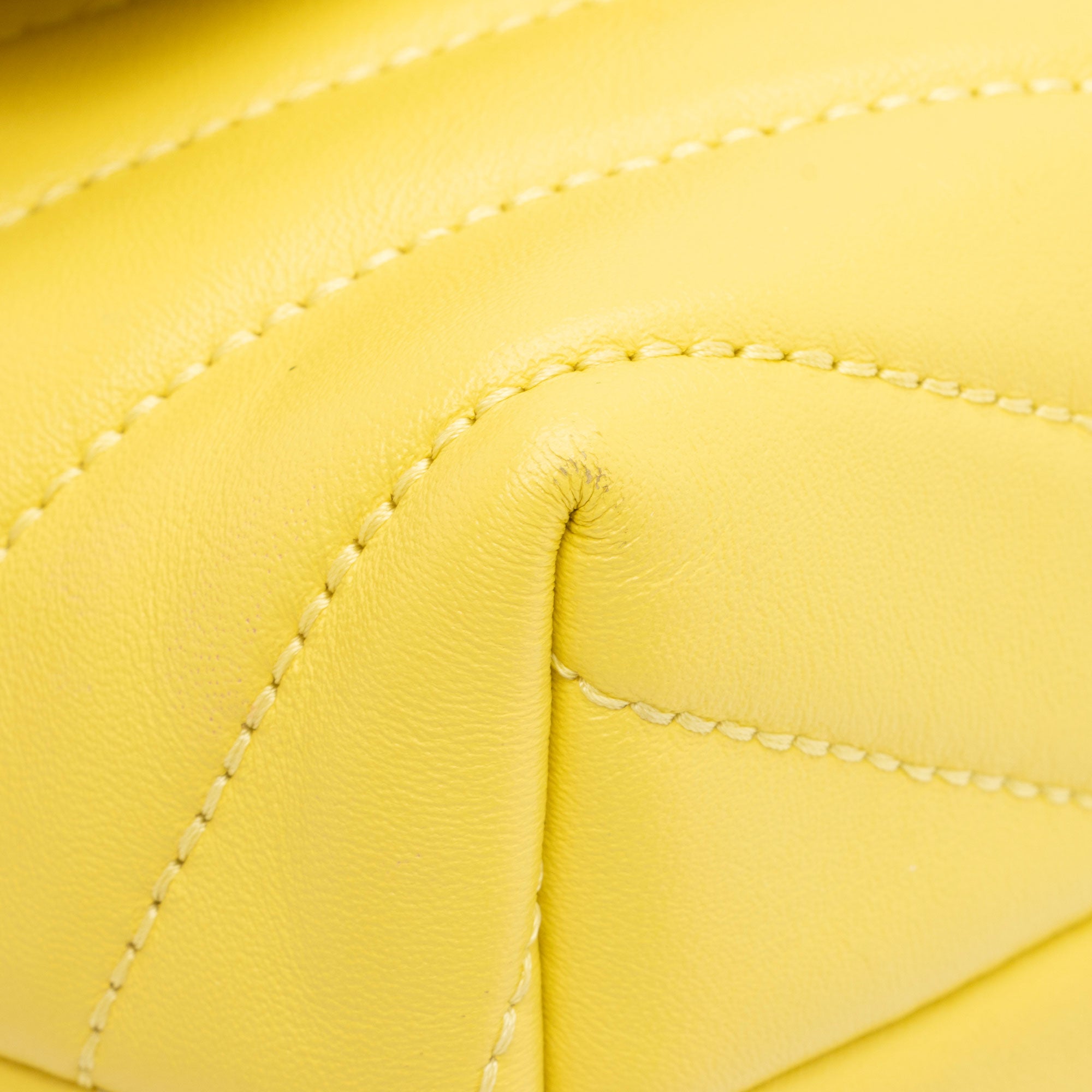 Tory Burch Chevron Leather Kira Small Convertible Shoulder Bag (SHF-RE8j0I)