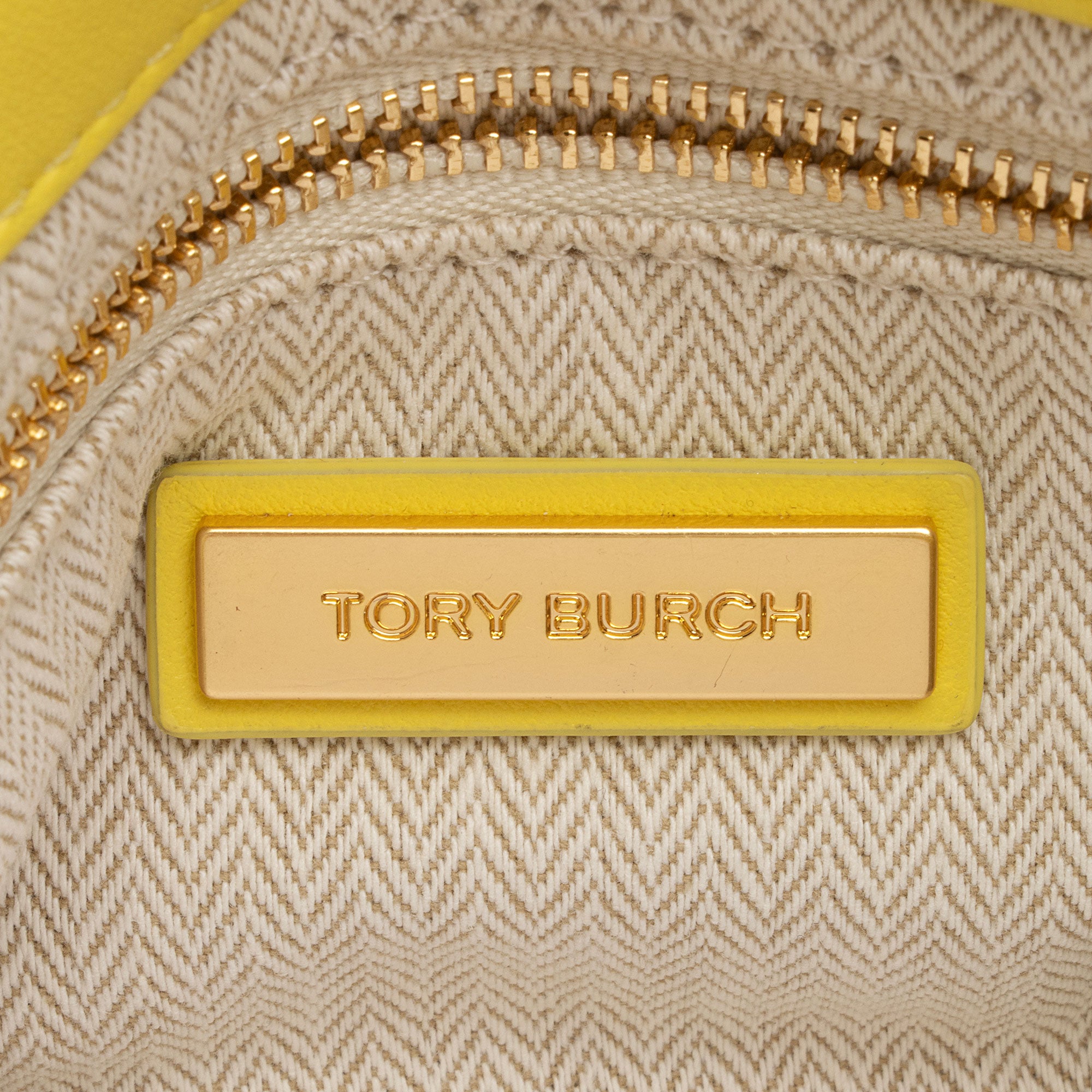 Tory Burch Chevron Leather Kira Small Convertible Shoulder Bag (SHF-RE8j0I)