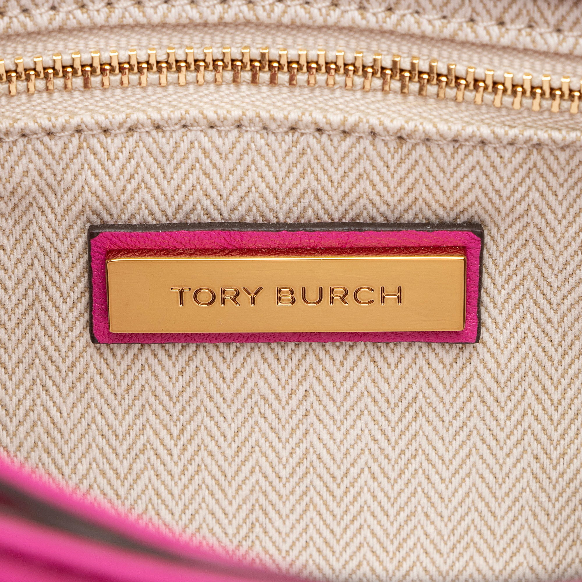 Tory Burch Chevron Leather Kira Top Handle (SHF-vgAYsA)