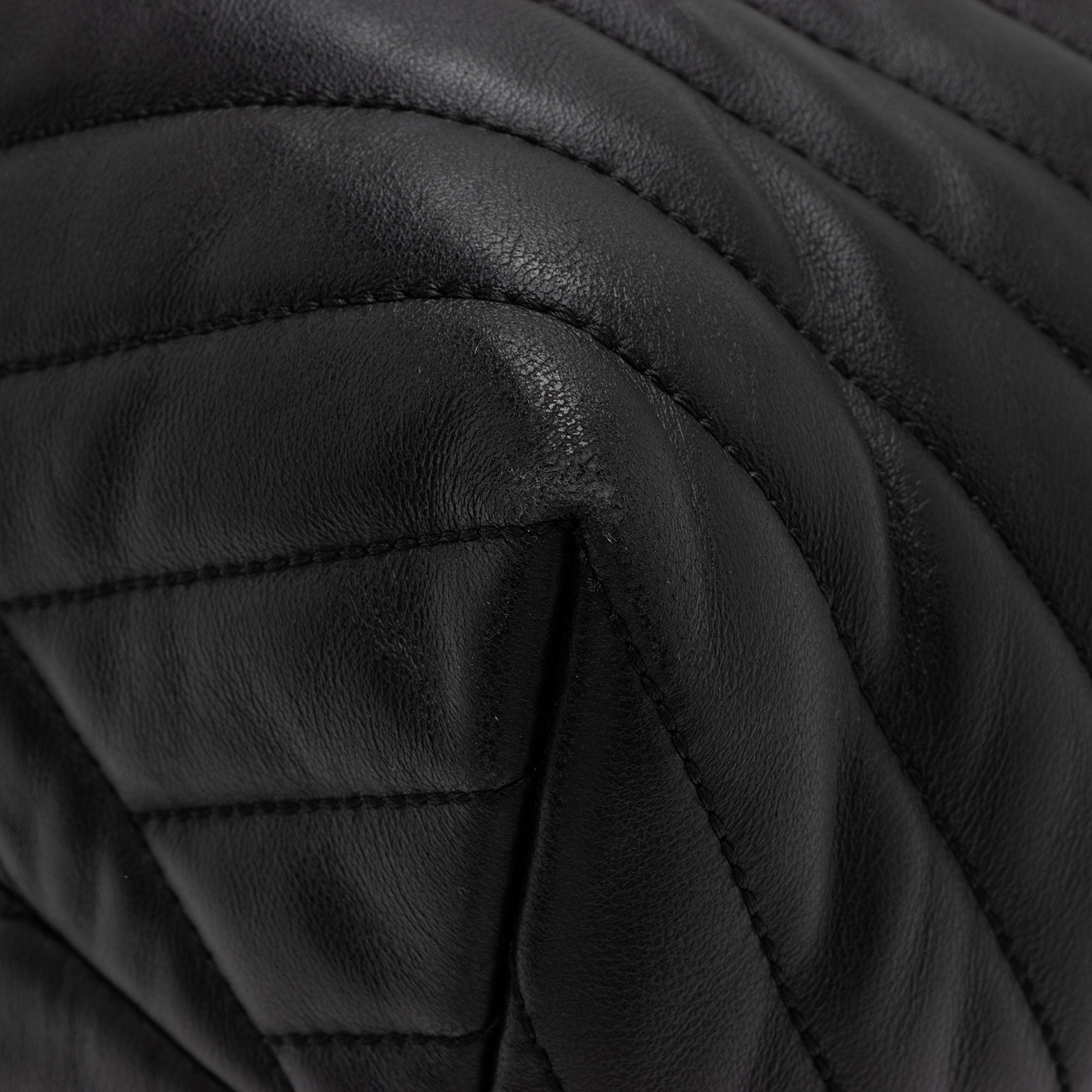 Tory Burch Chevron Leather Kira Tote (SHF-RGxF6t)