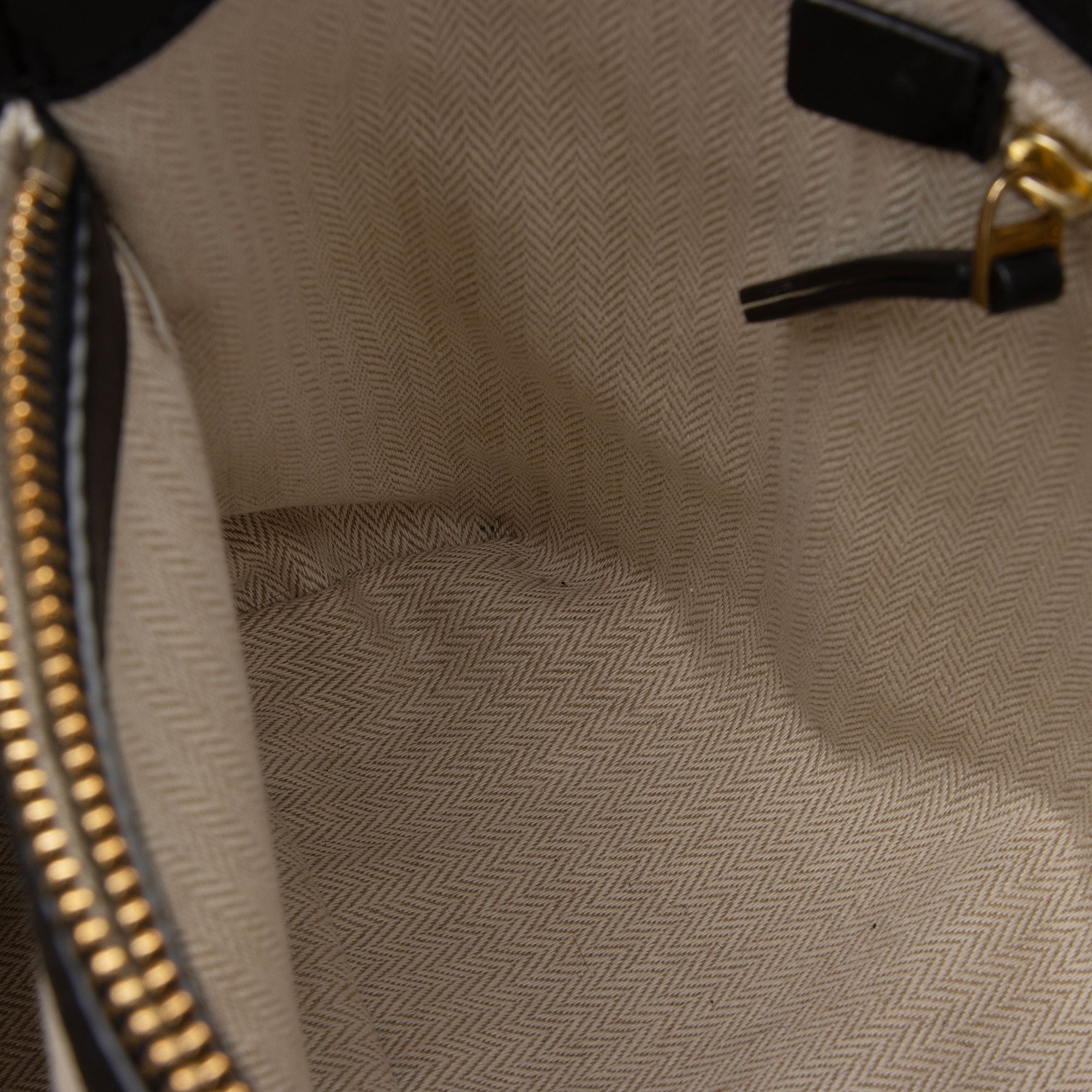 Tory Burch Chevron Leather Kira Tote (SHF-RGxF6t)