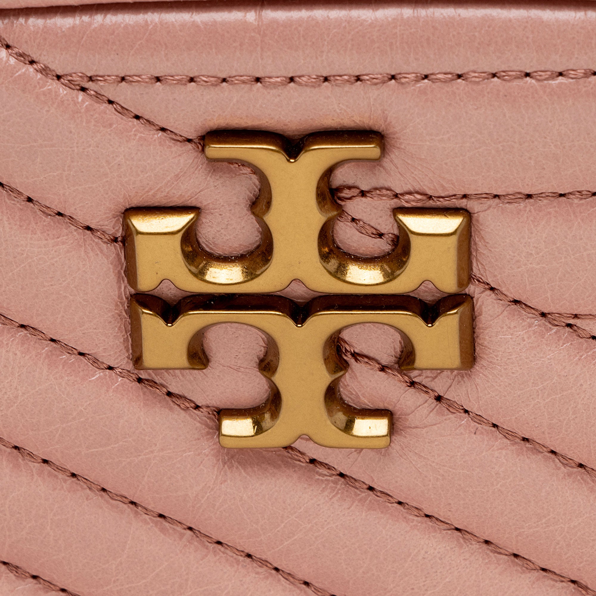 Tory Burch Glazed Chevron Leather Kira Small Camera Bag (SHF-wMBCVb)