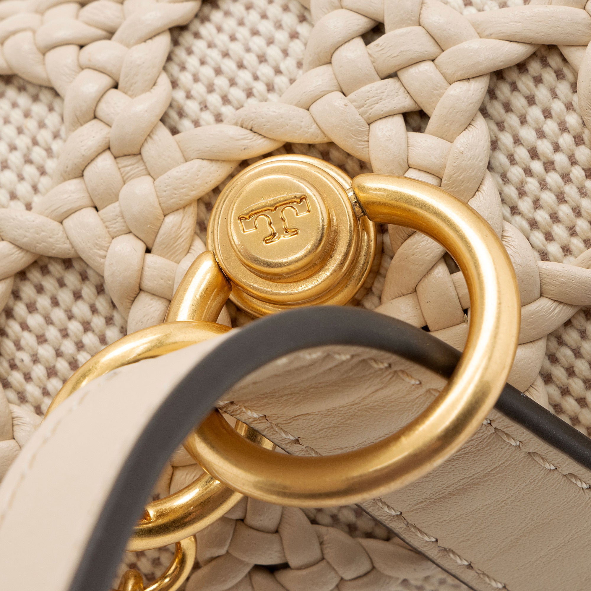 Tory Burch Leather Basket-Weave Small Flap Shoulder Bag (SHF-2WOJ4u)