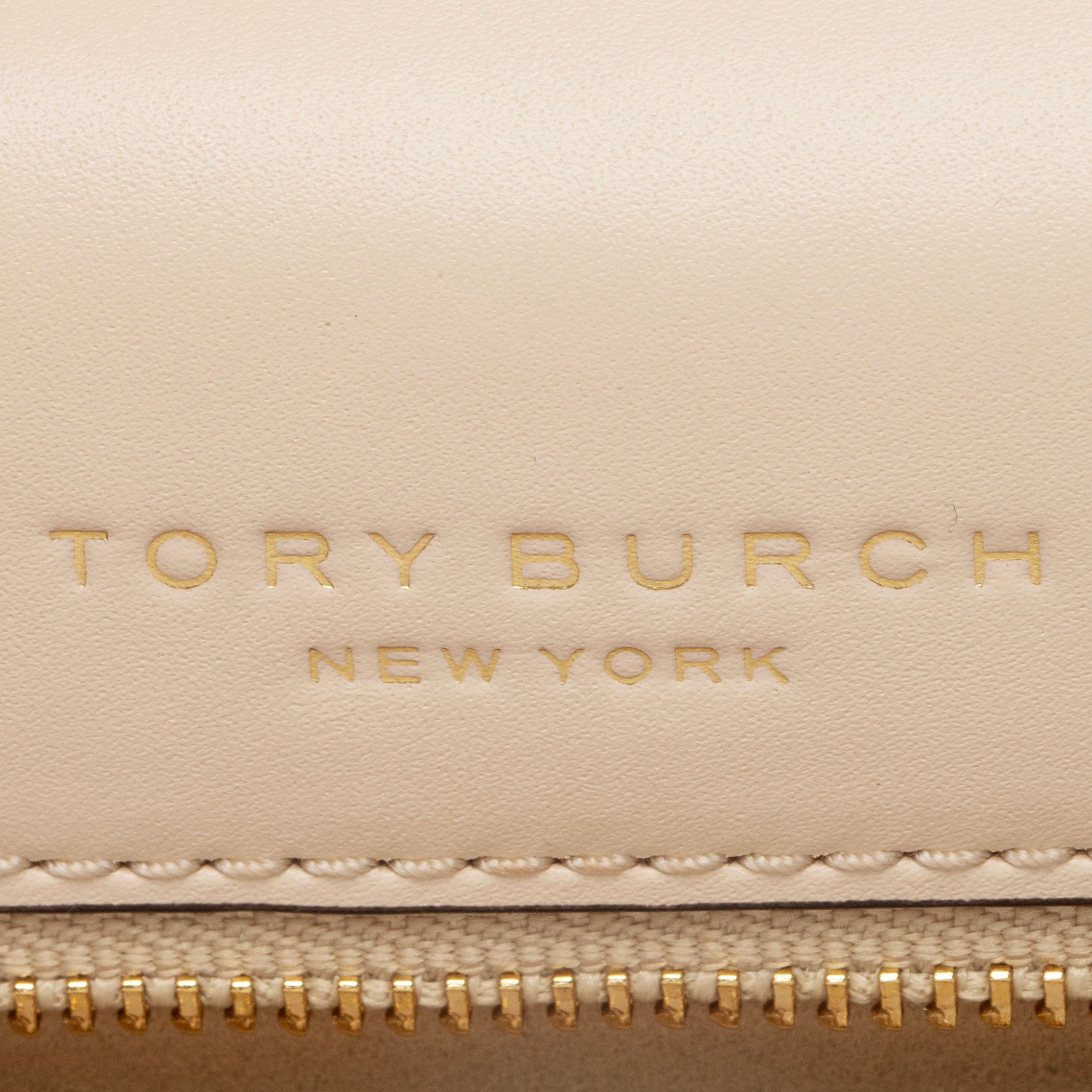 Tory Burch Leather Basket-Weave Small Flap Shoulder Bag (SHF-2WOJ4u)