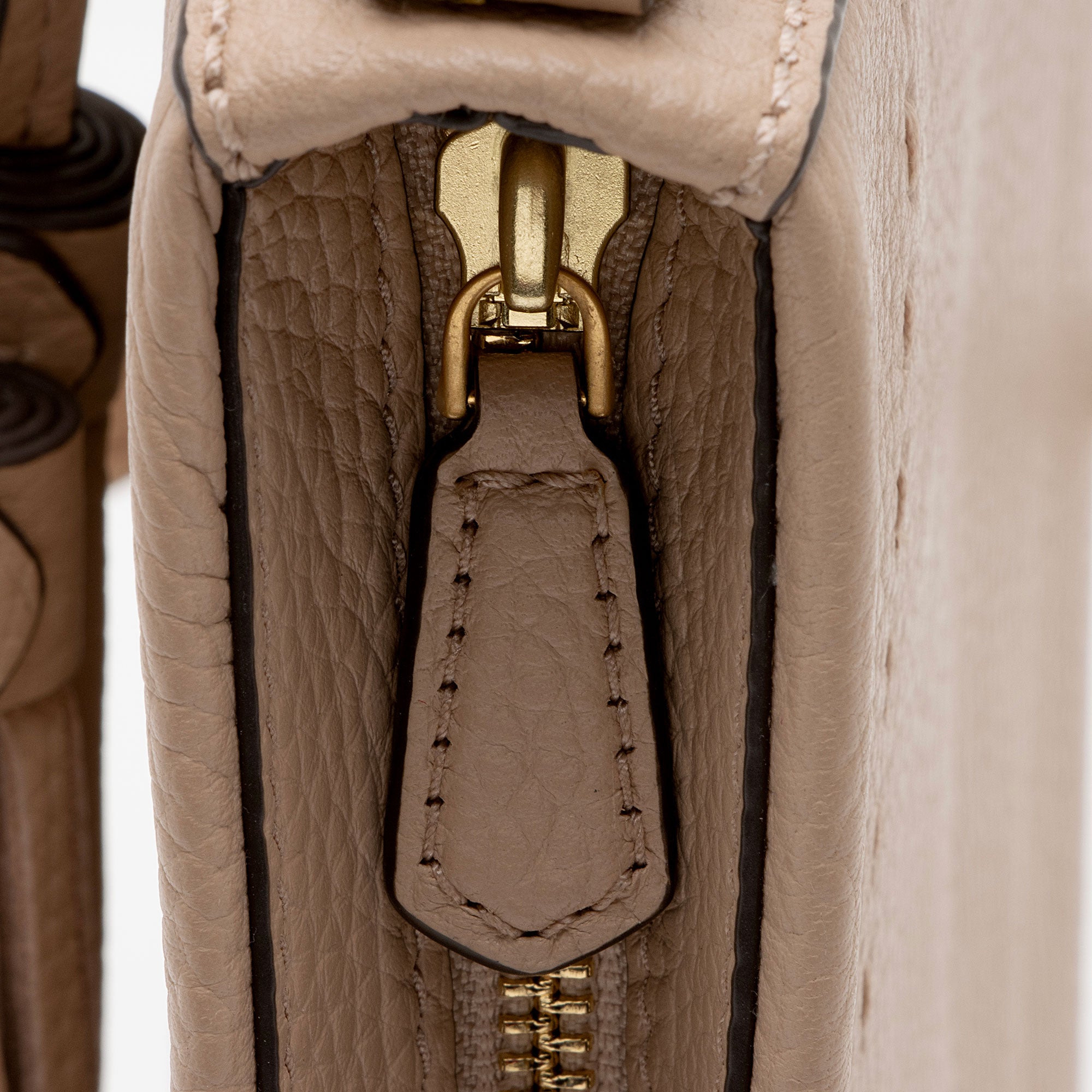 Tory Burch Leather McGraw Messenger Bag (SHF-GVkIL9)