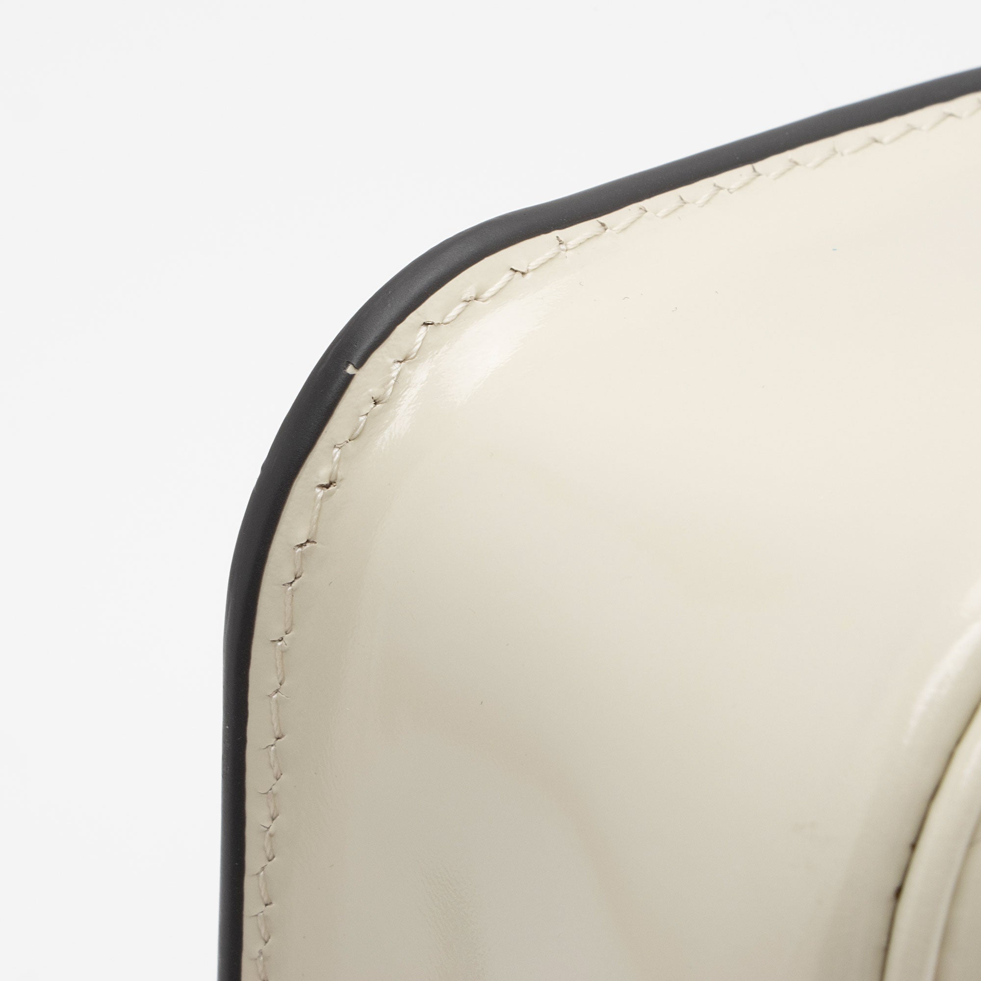 Tory Burch Patent Leather Robinson Convertible Shoulder Bag (SHF-yyx9MY)