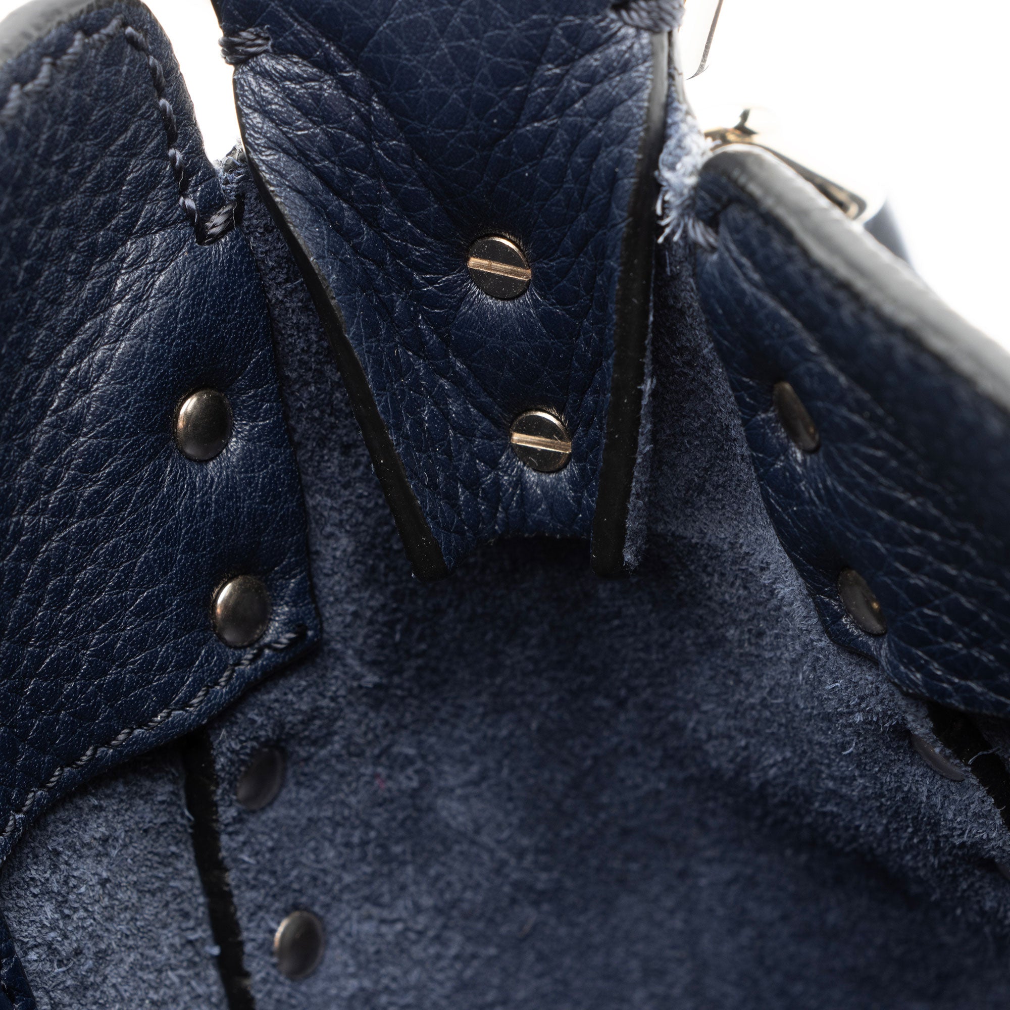 Valentino Calfskin Rockstud Small Messenger Bag (SHF-pObWhv)