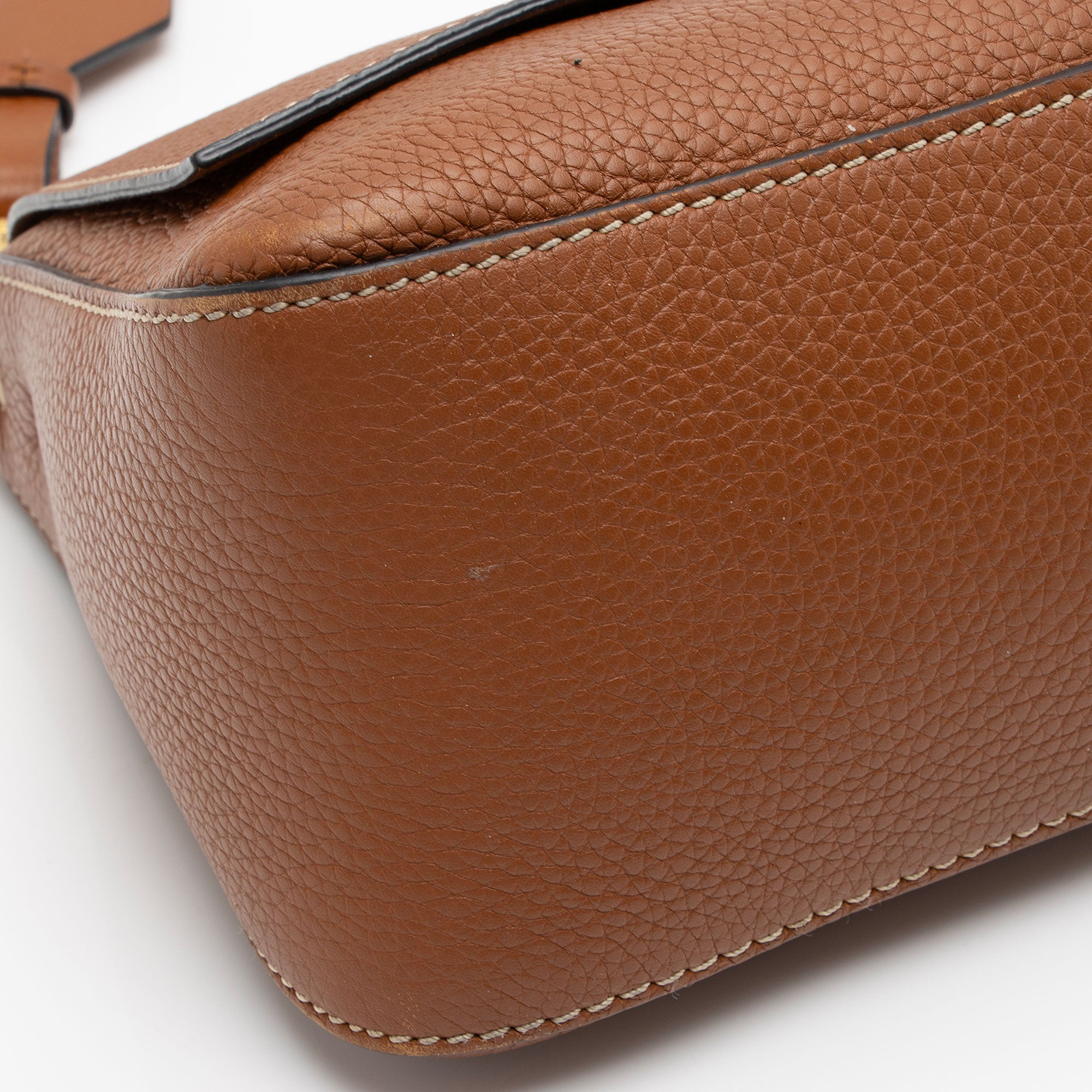 Valentino Calfskin Vring Flap Saddle Bag (SHF-Wbg0DV)