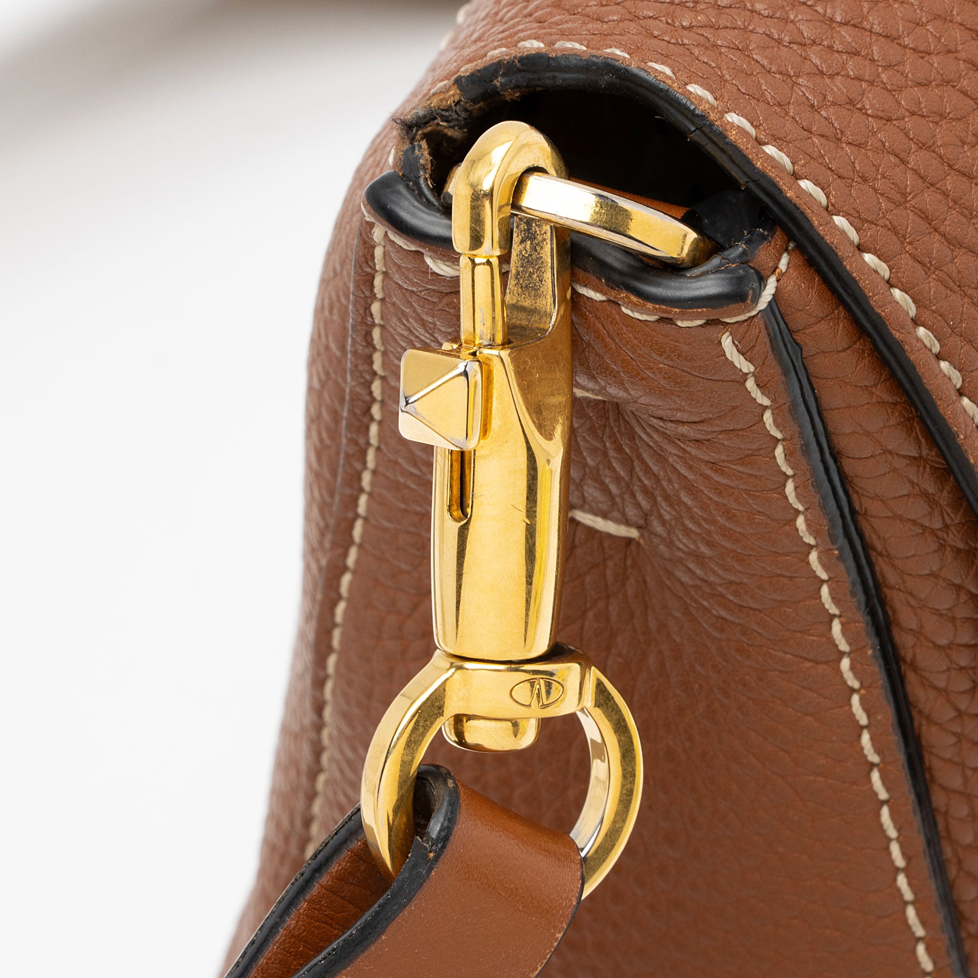 Valentino Calfskin Vring Flap Saddle Bag (SHF-Wbg0DV)